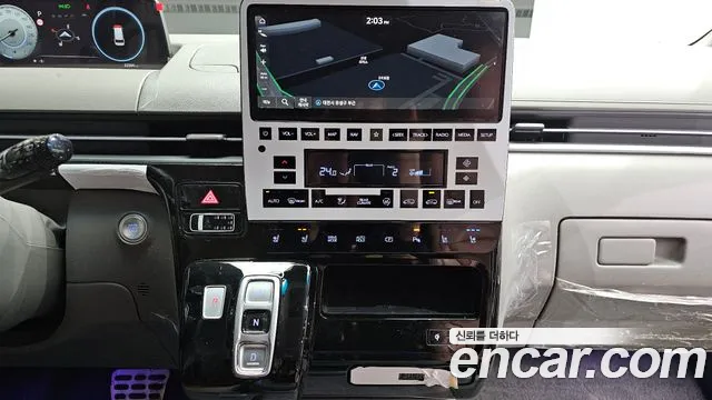 Hyundai Staria 2023 — 5