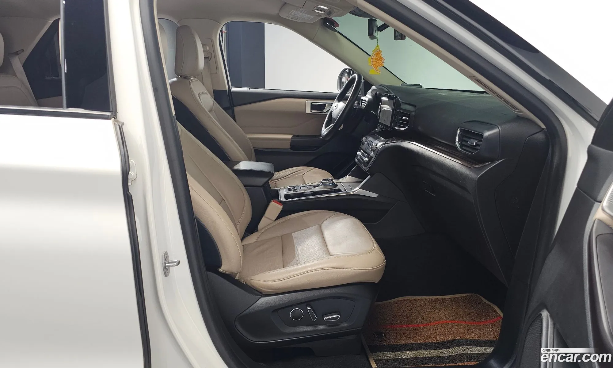 Ford Explorer 6th Gen 2020 1FMSK8FH1LGA72511 — 12