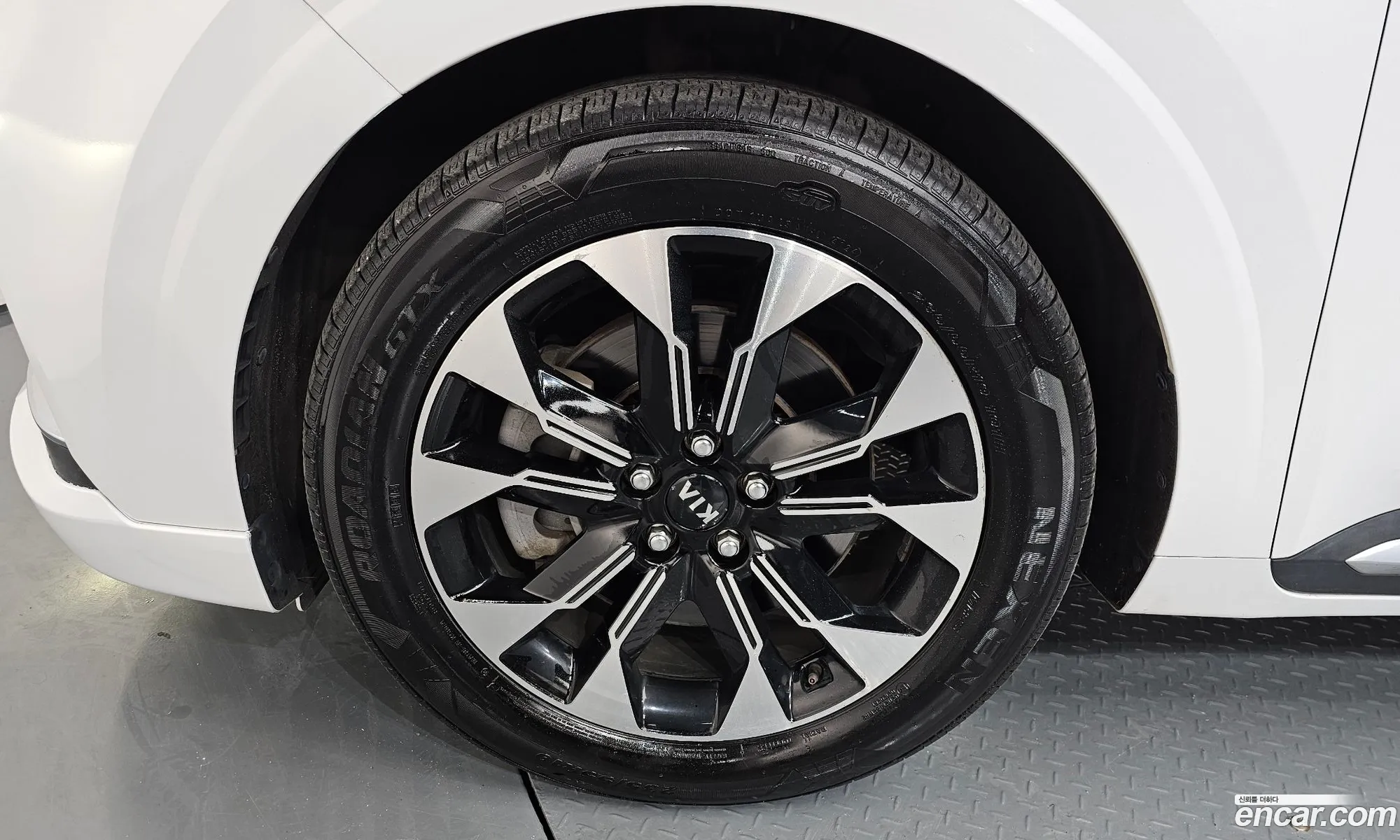 Kia Carnival 2021 — 13