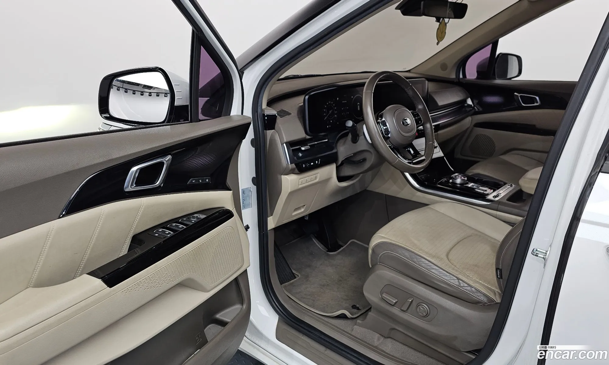 Kia Carnival 2021 — 17