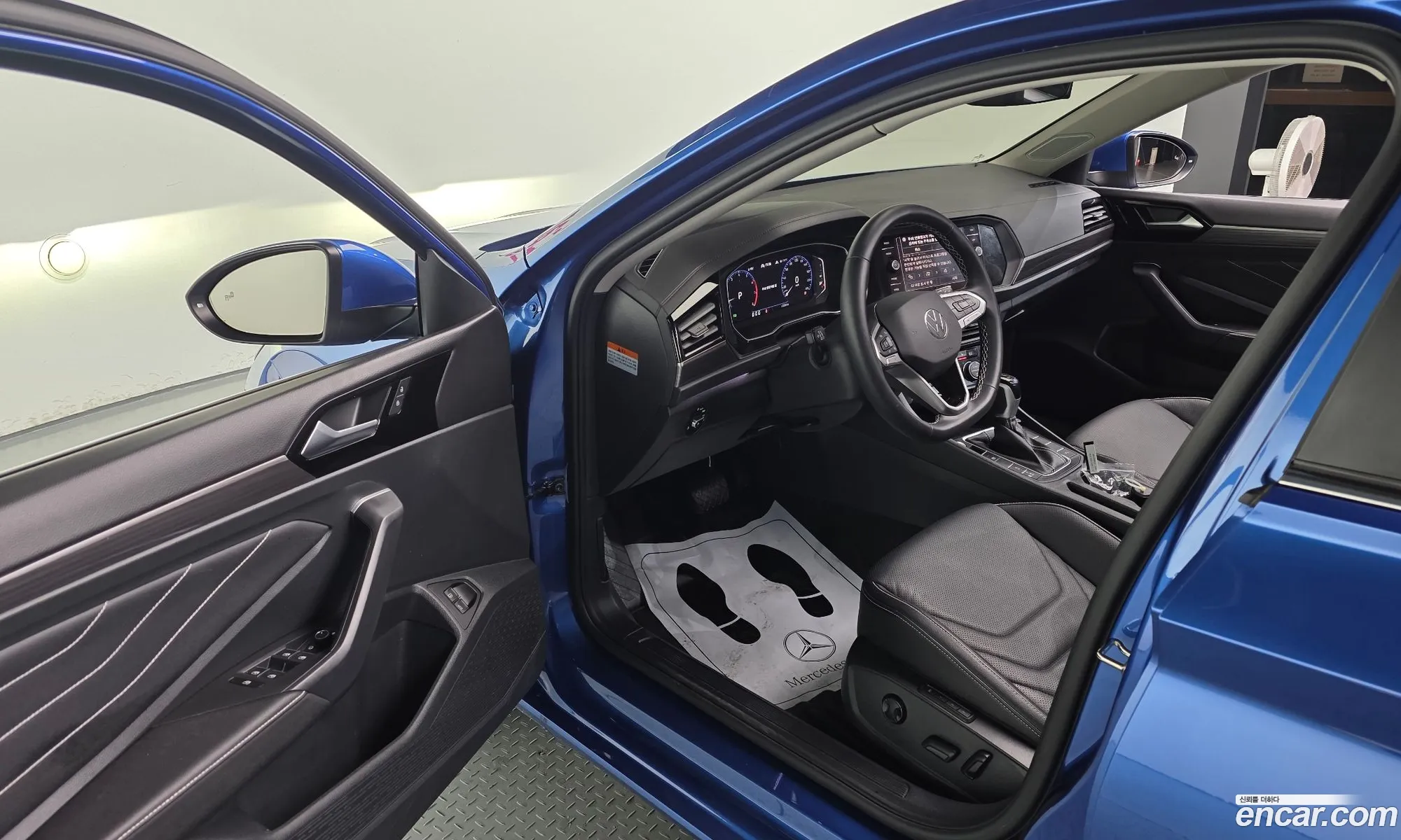 Volkswagen Jetta 7th Gen 2024 WVWZZZBU0RM031613 — 3