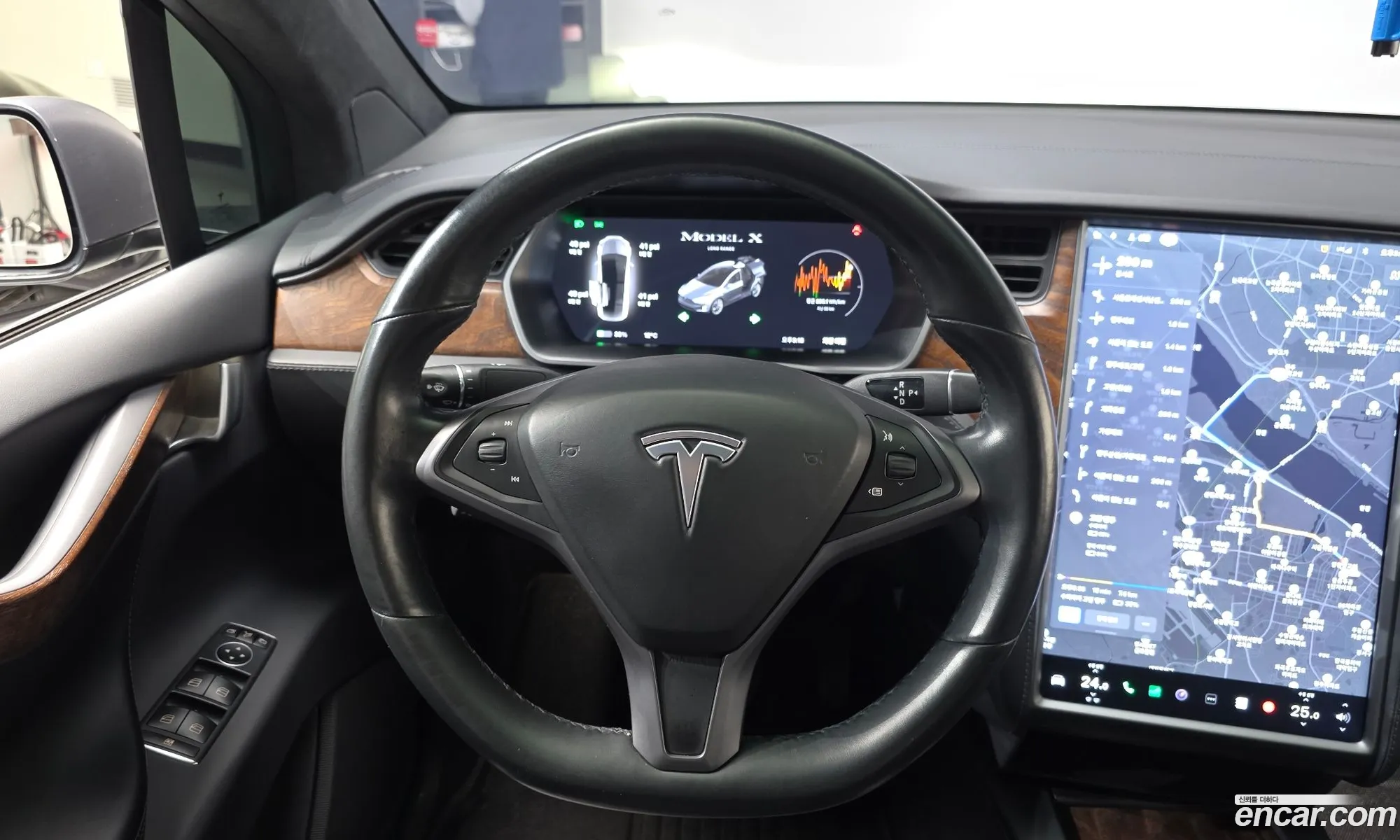Tesla Model X 2020 — 11