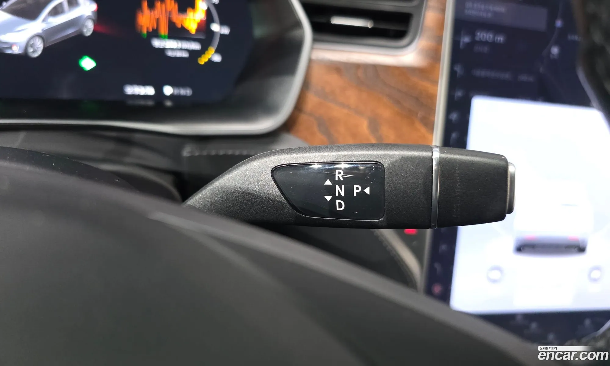 Tesla Model X 2020 — 14