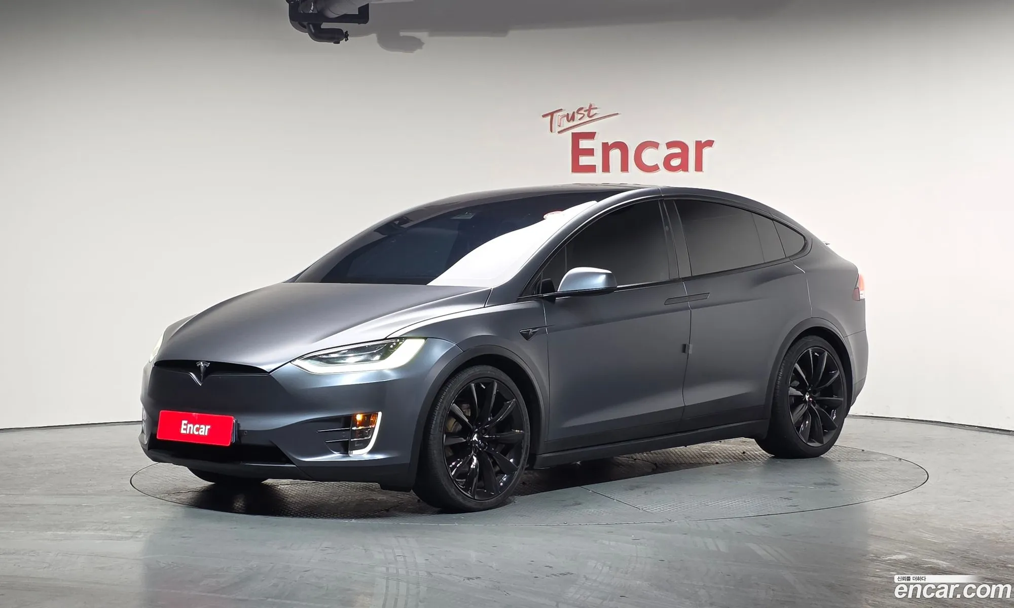 Tesla Model X 2020 — 15