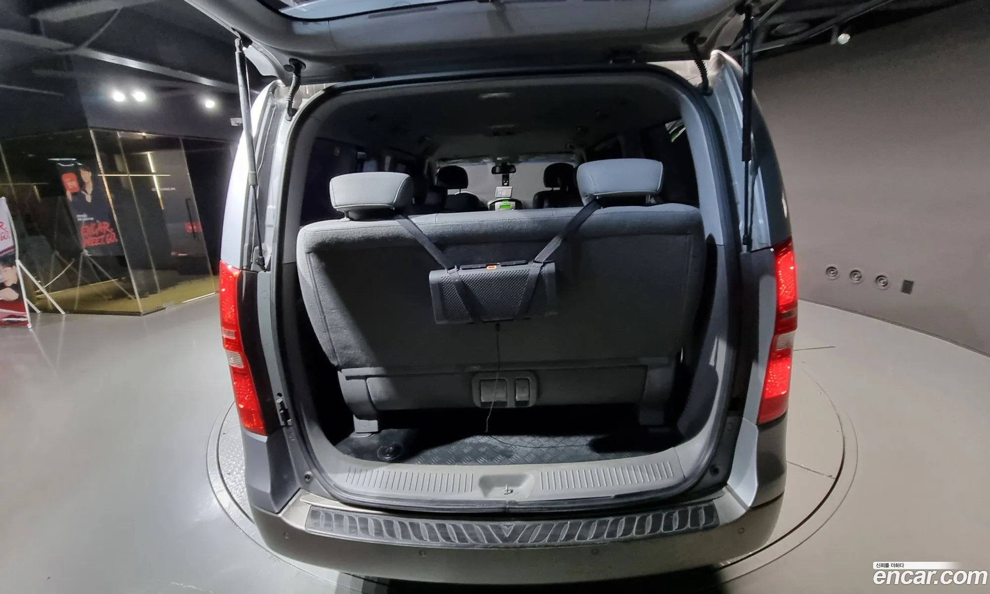 Hyundai Grand Starex 2013 — 18