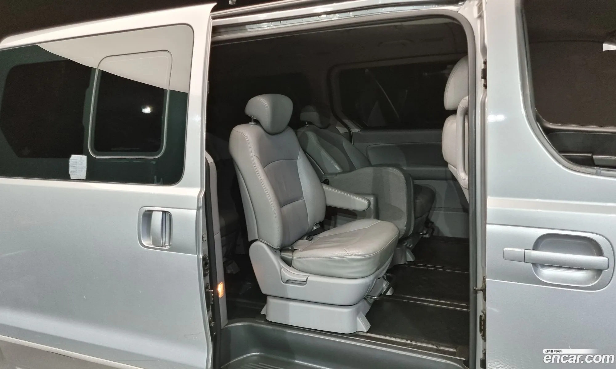 Hyundai Grand Starex 2013 — 15