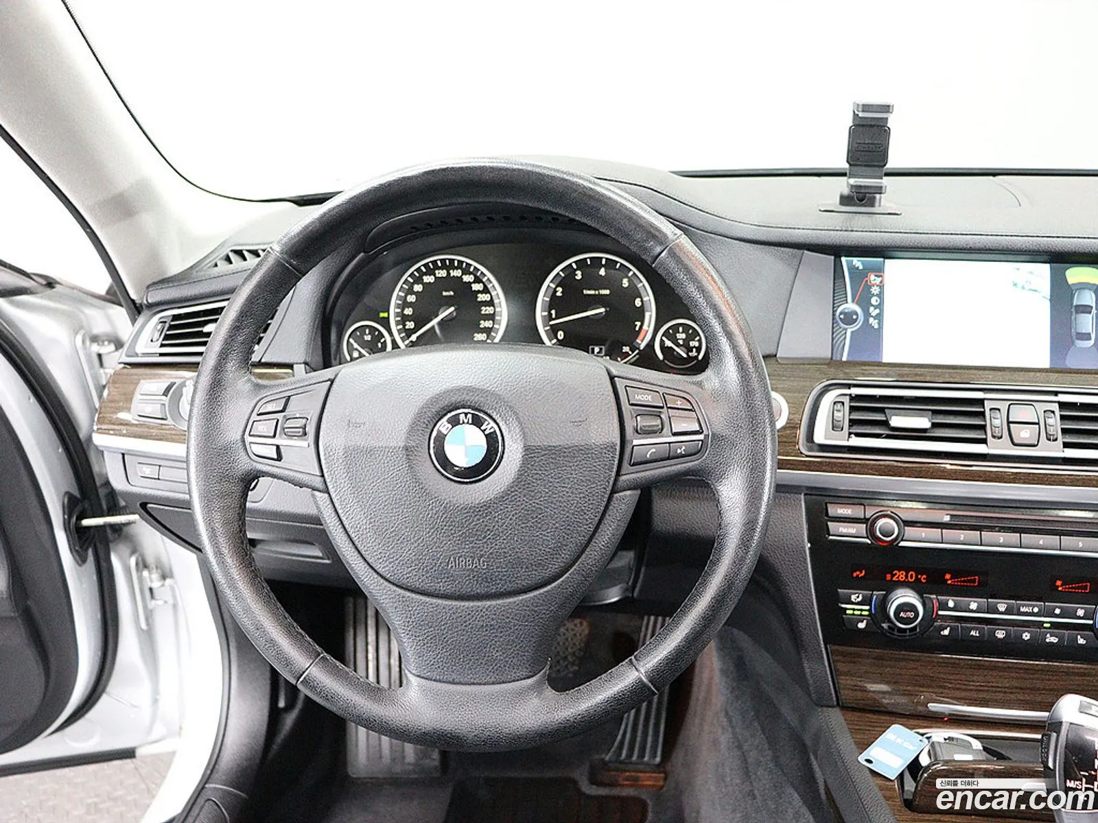 BMW 7 Series 2011 — 18