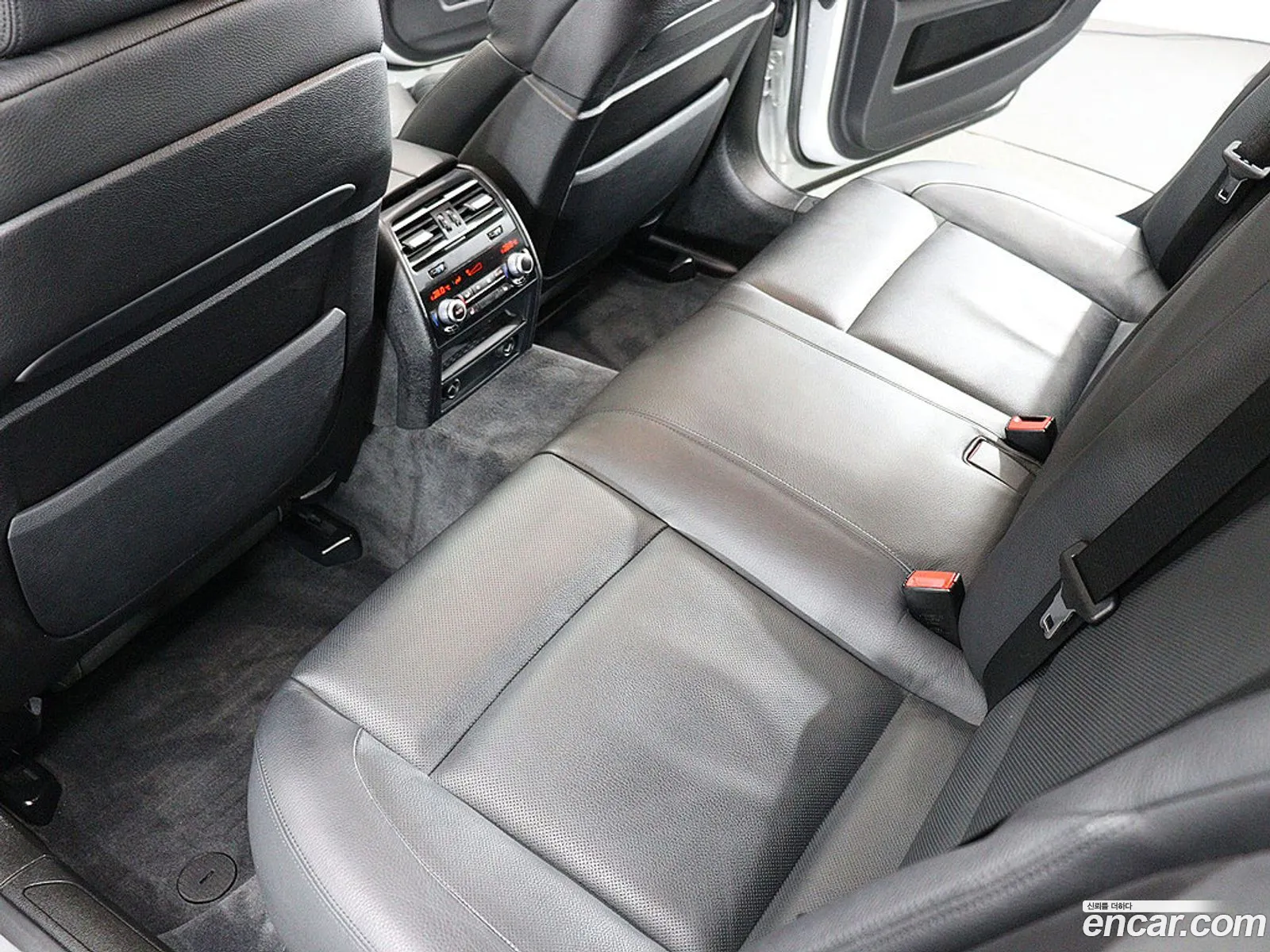 BMW 7 Series 2011 — 9