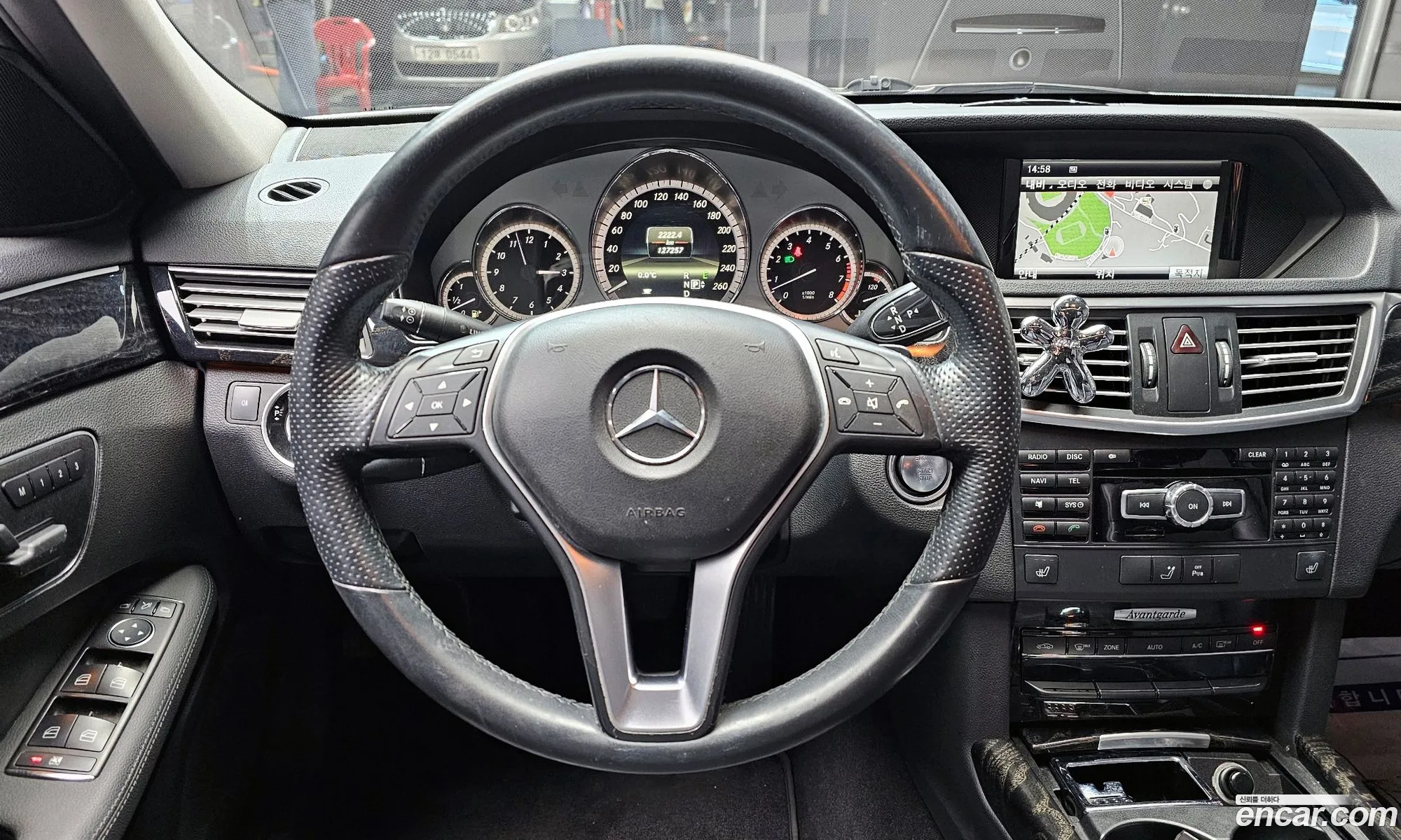 Mercedes-Benz E-Class W212 2012 WDDHF5FB8DA691128 — 6