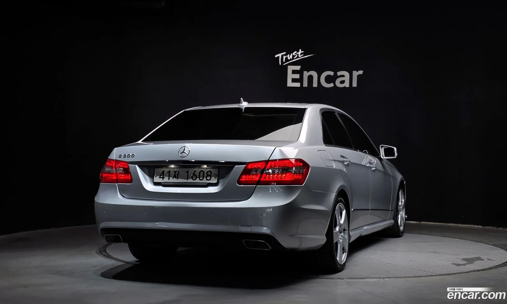 Mercedes-Benz E-Class W212 2012 WDDHF5FB8DA691128 — 19