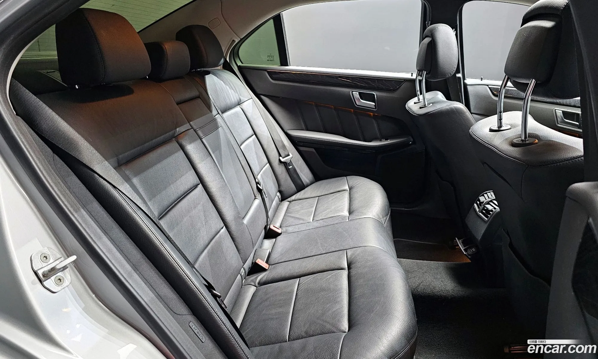 Mercedes-Benz E-Class W212 2012 WDDHF5FB8DA691128 — 9