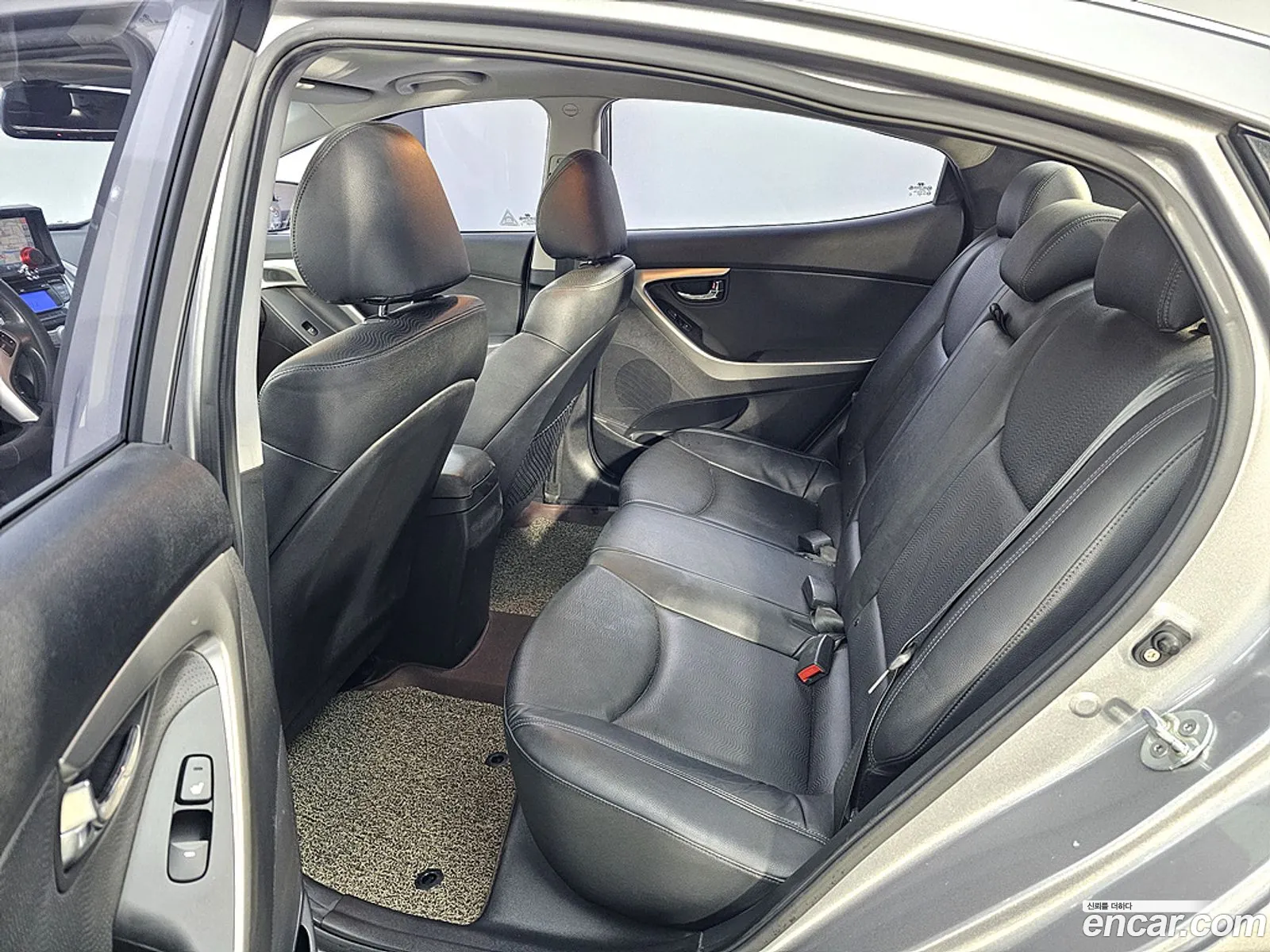 Hyundai Elantra MD 2010 — 15