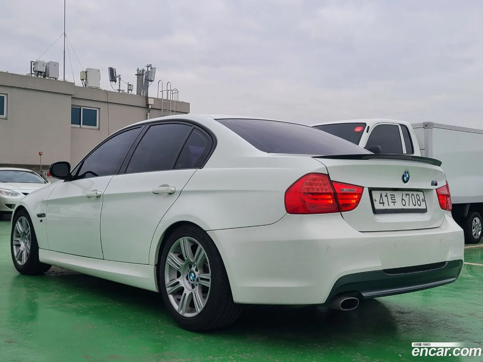 BMW 3 Series 2011 — 17