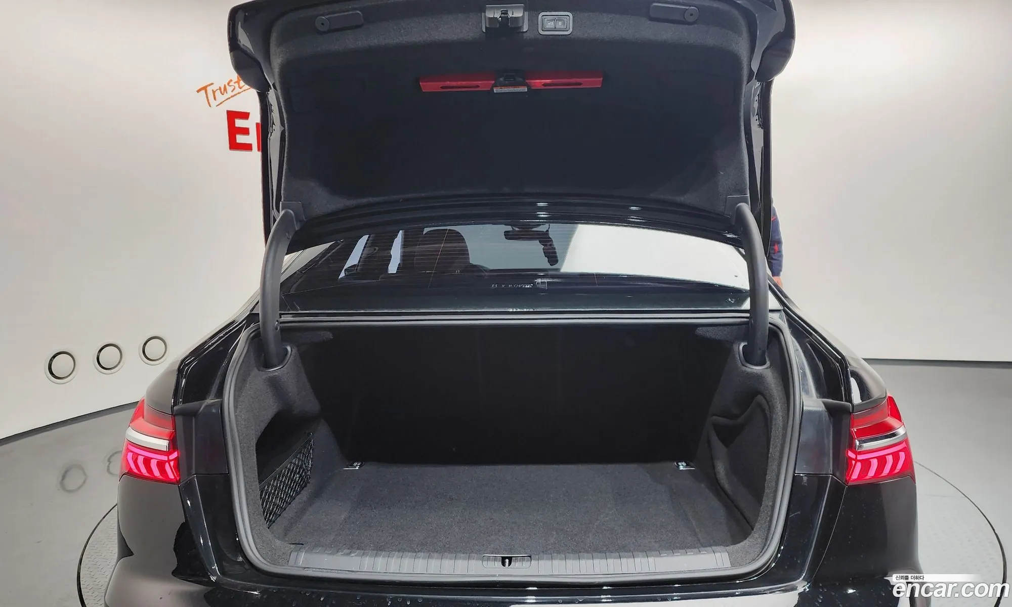 Audi A6 2022 WAUZZZF23NN03473 — 10