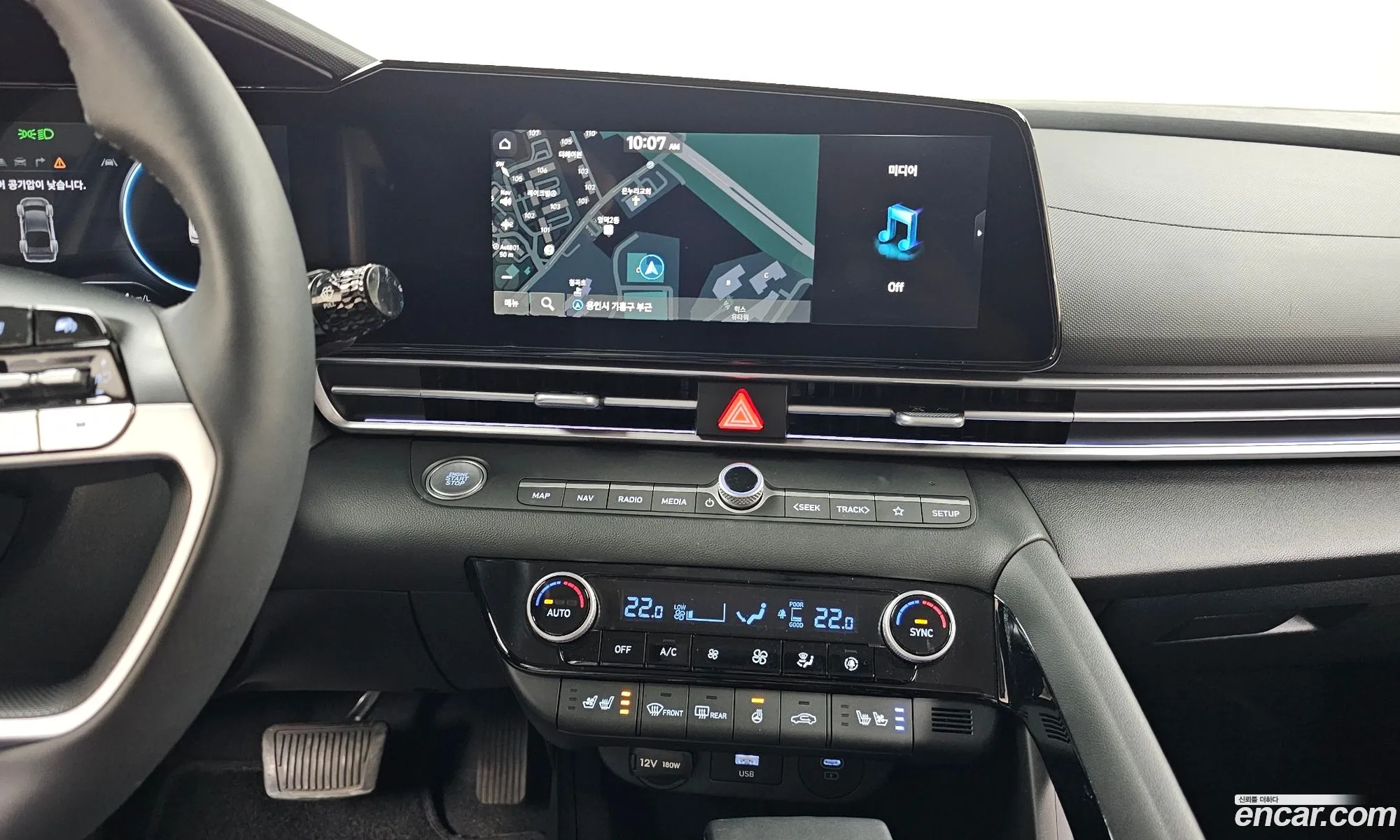 Hyundai Elantra 2024 — 2