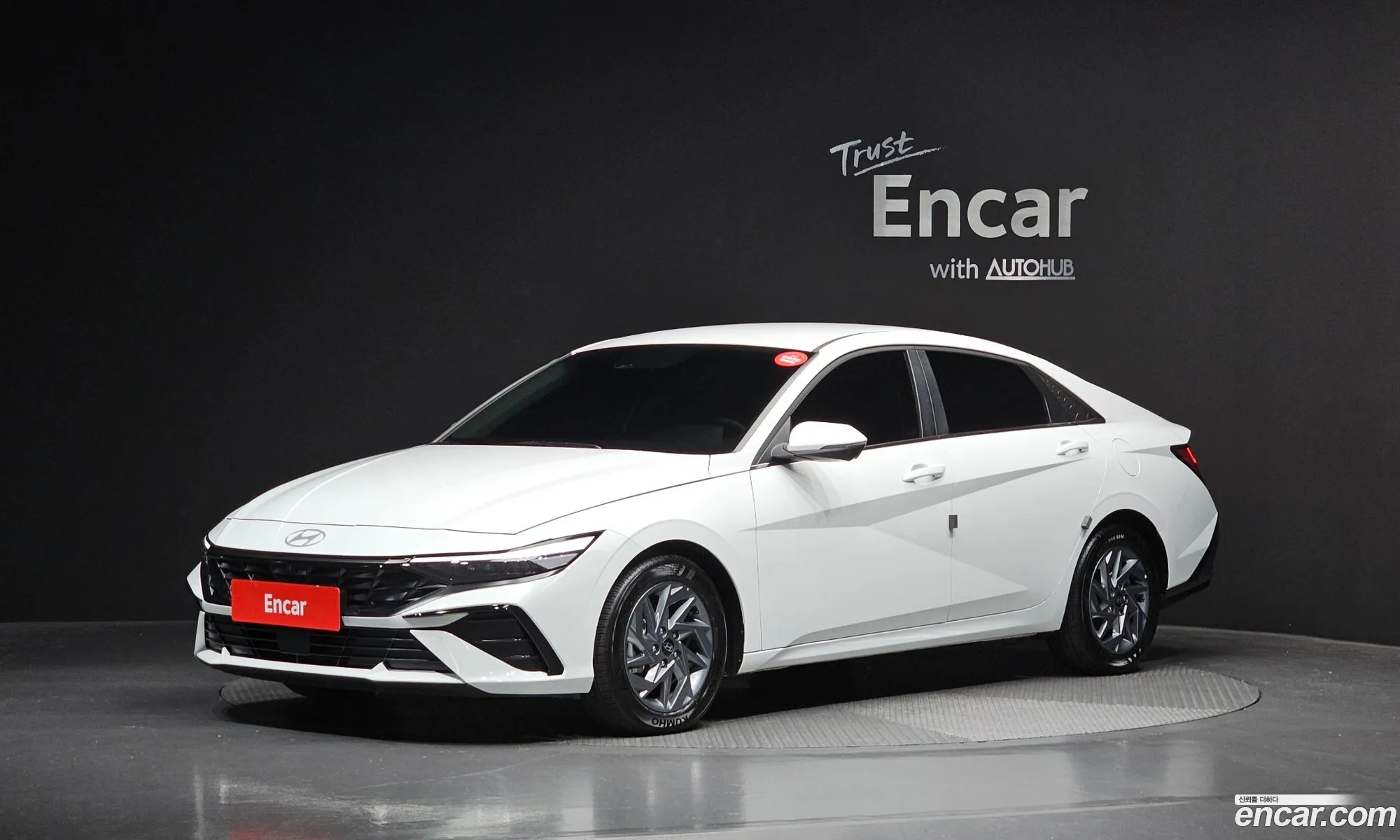 Hyundai Elantra 2024 — 17