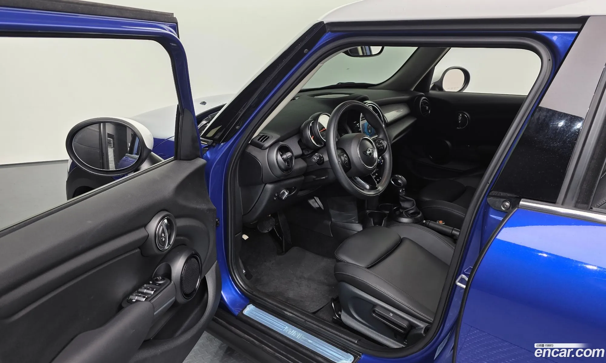 Mini Cooper 2018 WMWXU1103K2H33853 — 17