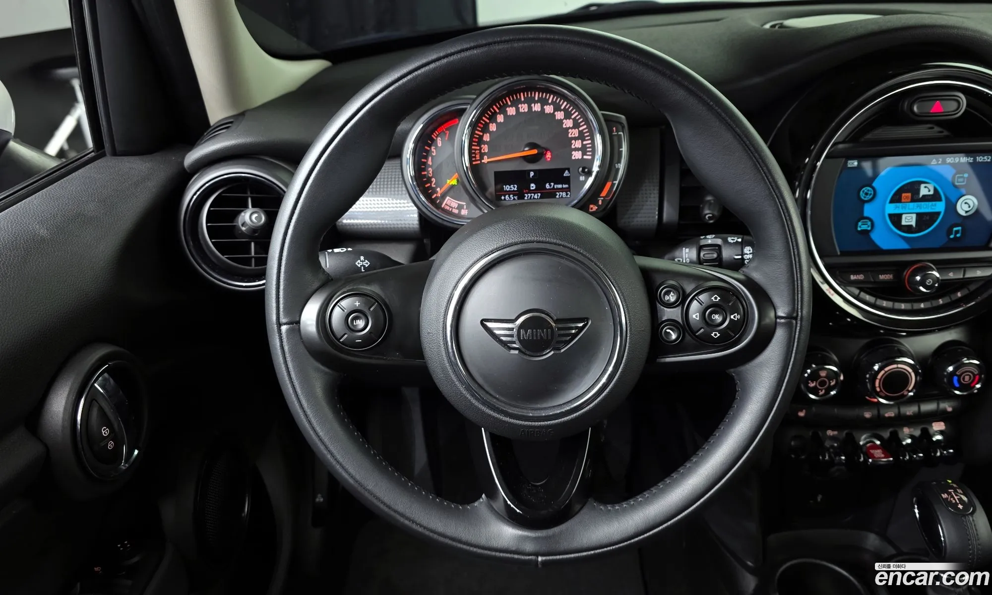 Mini Cooper 2018 WMWXU1103K2H33853 — 18