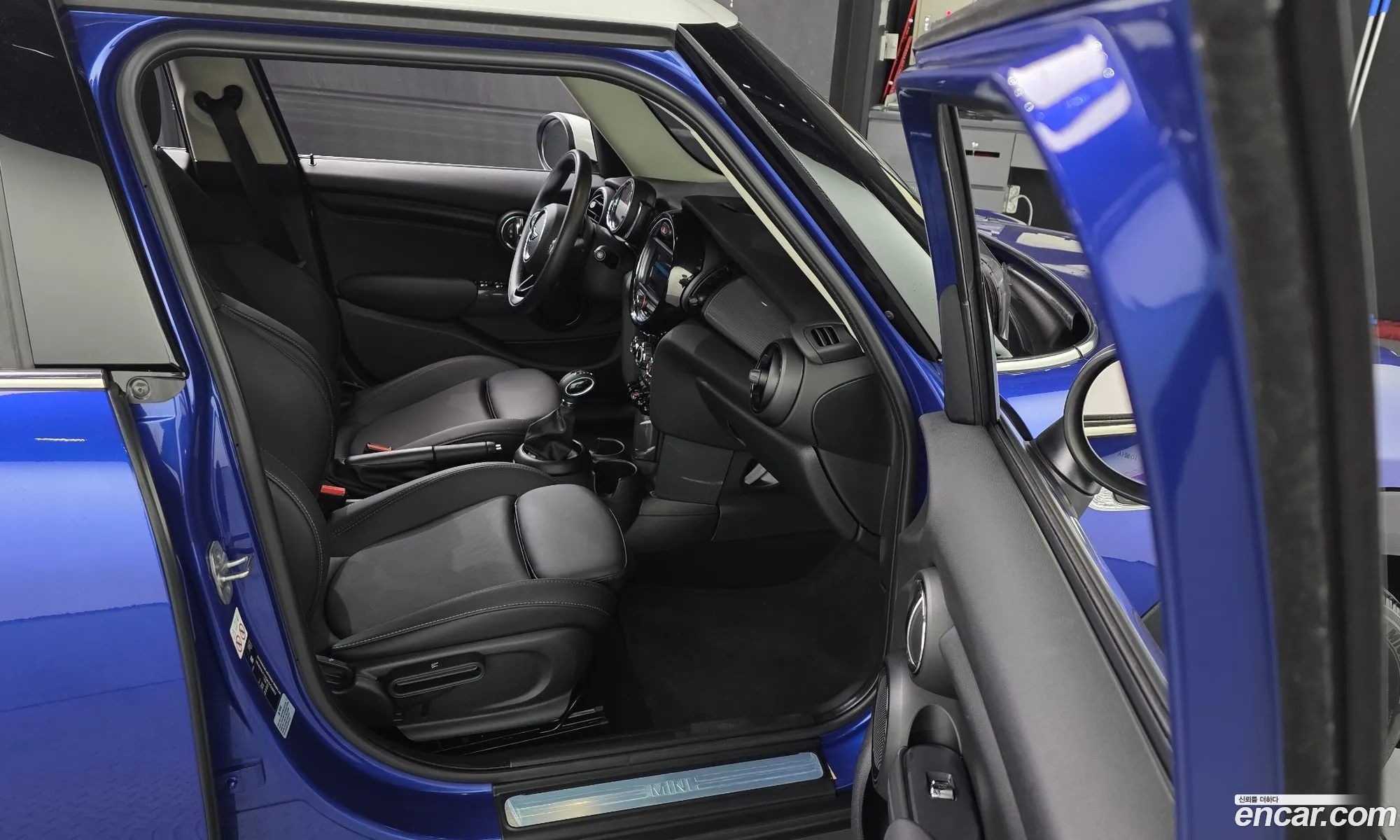 Mini Cooper 2018 WMWXU1103K2H33853 — 19
