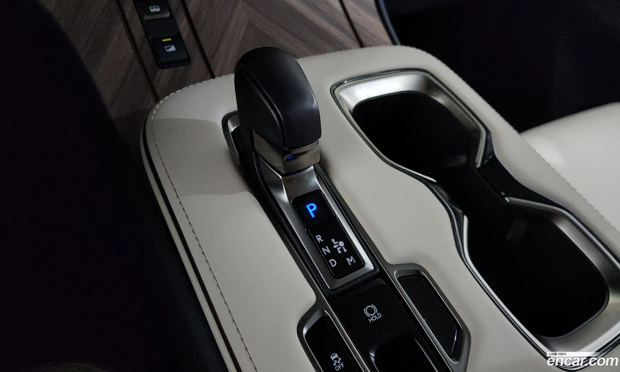 Lexus LM 2024 — 17
