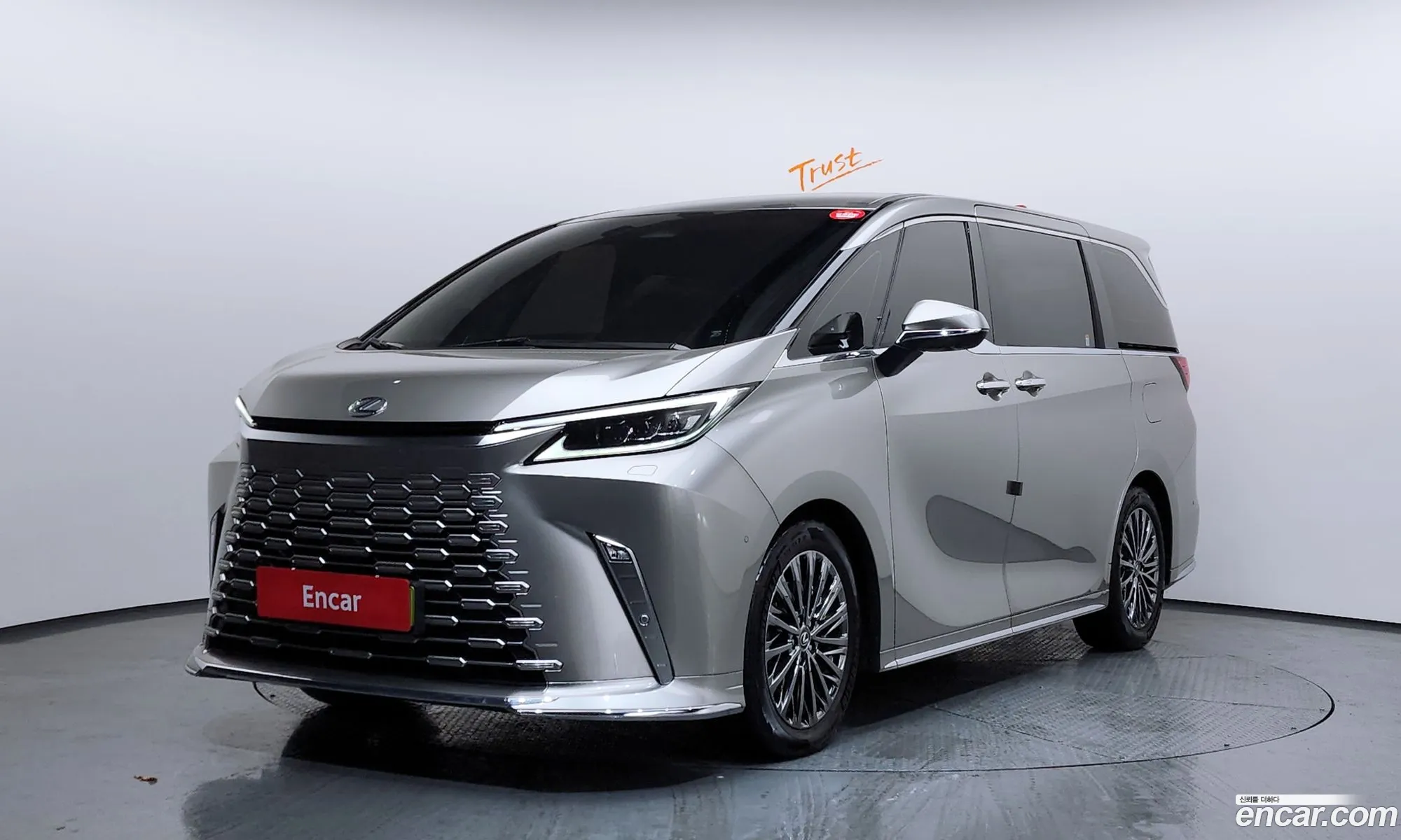 Lexus LM 2024 — 3