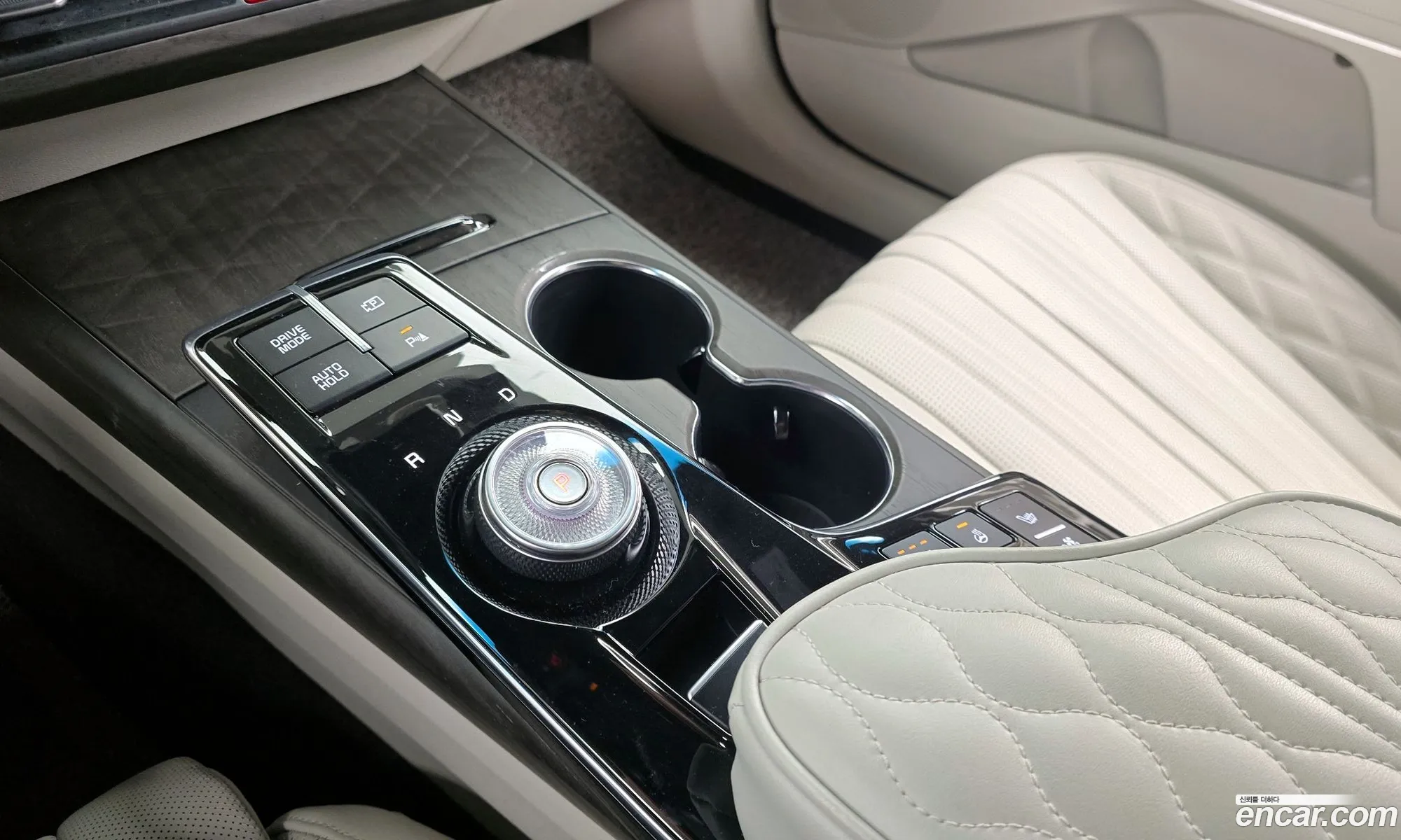 Kia K8 Hybrid 2022 — 9