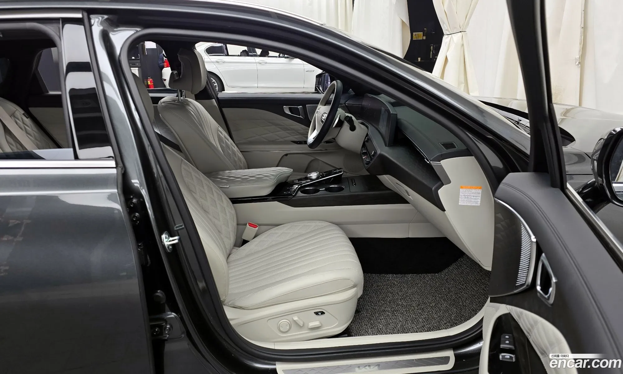 Kia K8 Hybrid 2022 — 12