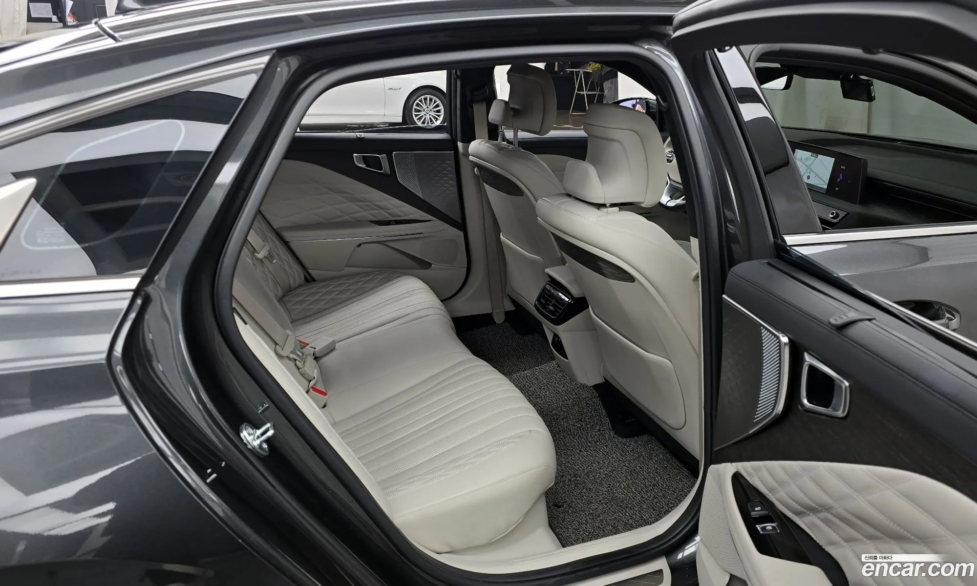 Kia K8 Hybrid 2022 — 19