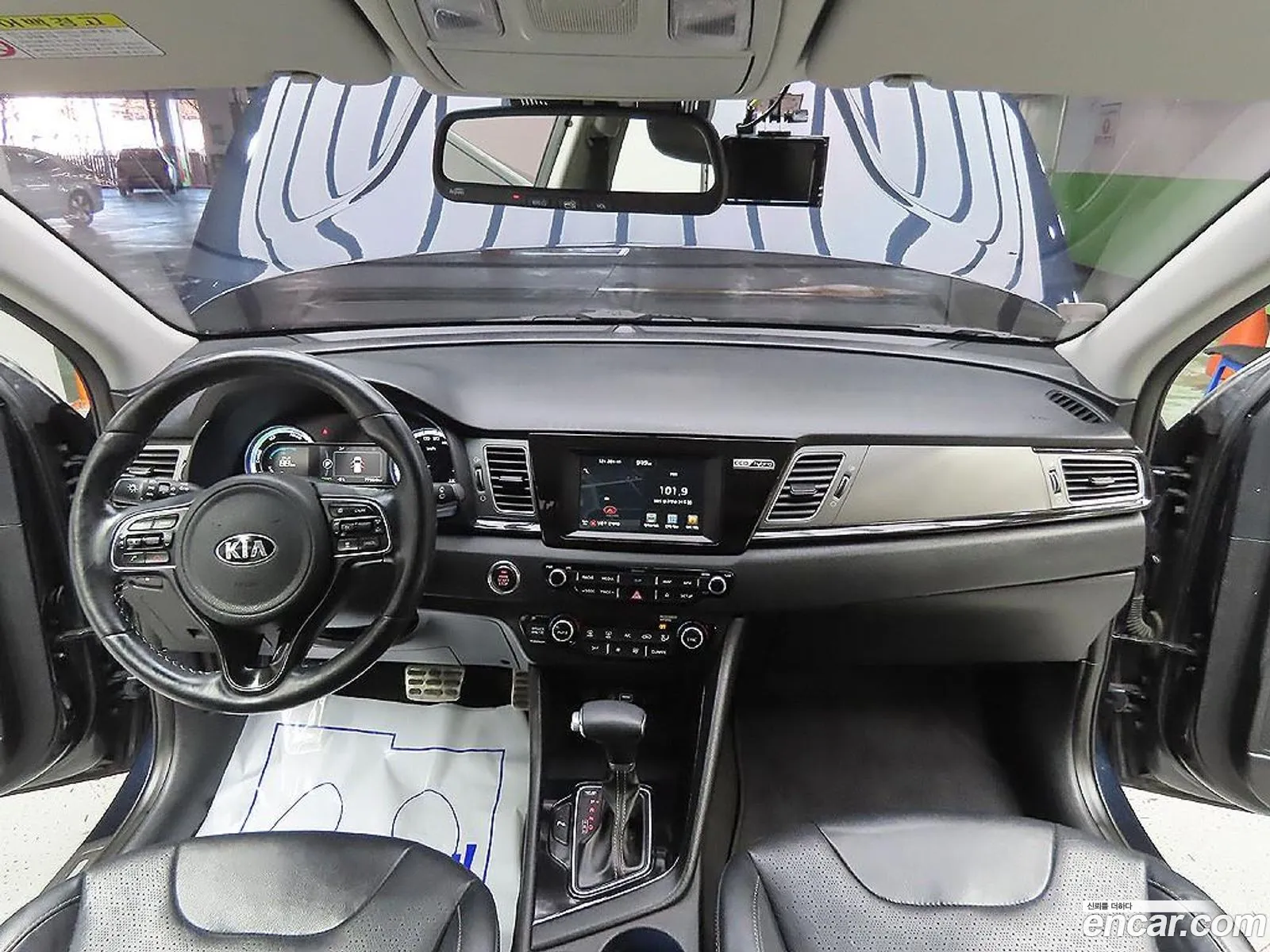 Kia Niro 2018 — 18