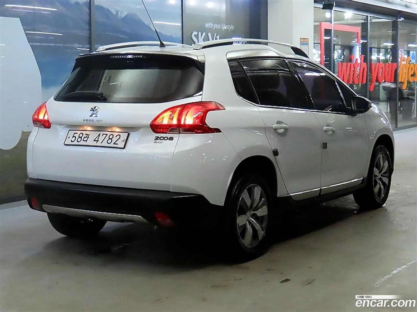 Peugeot 2008 2015 — 17