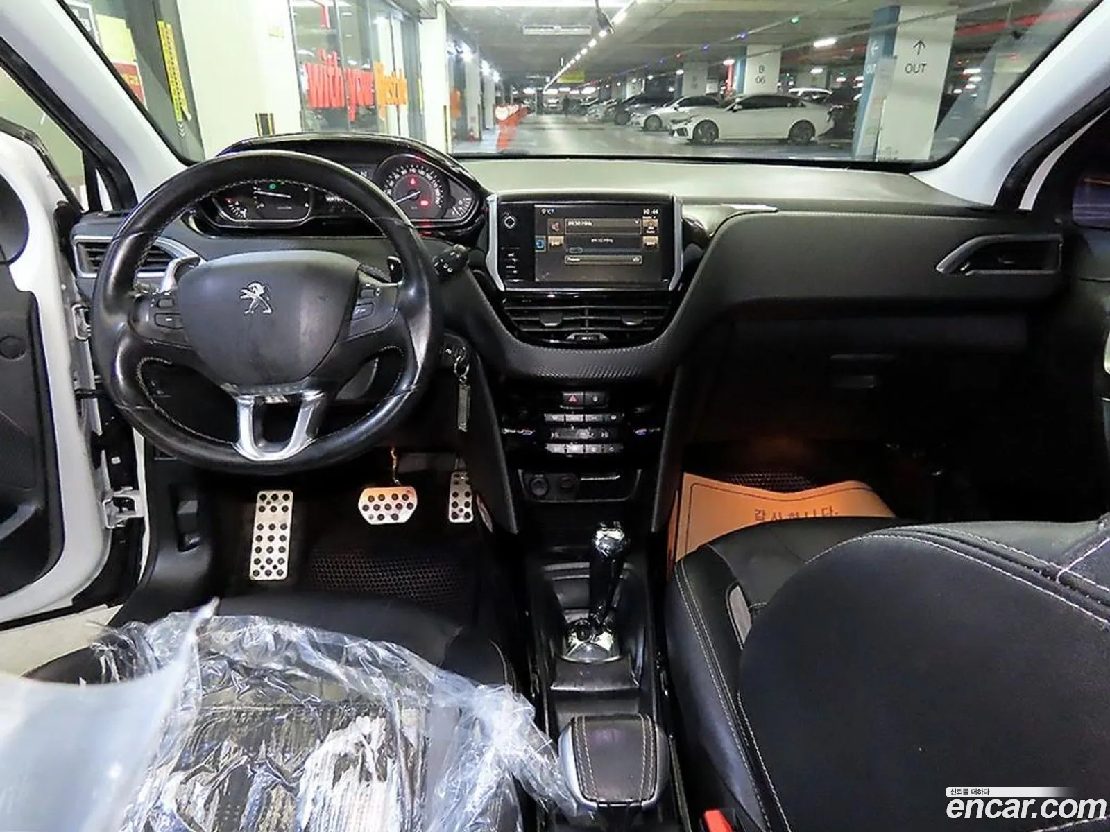 Peugeot 2008 2015 — 12