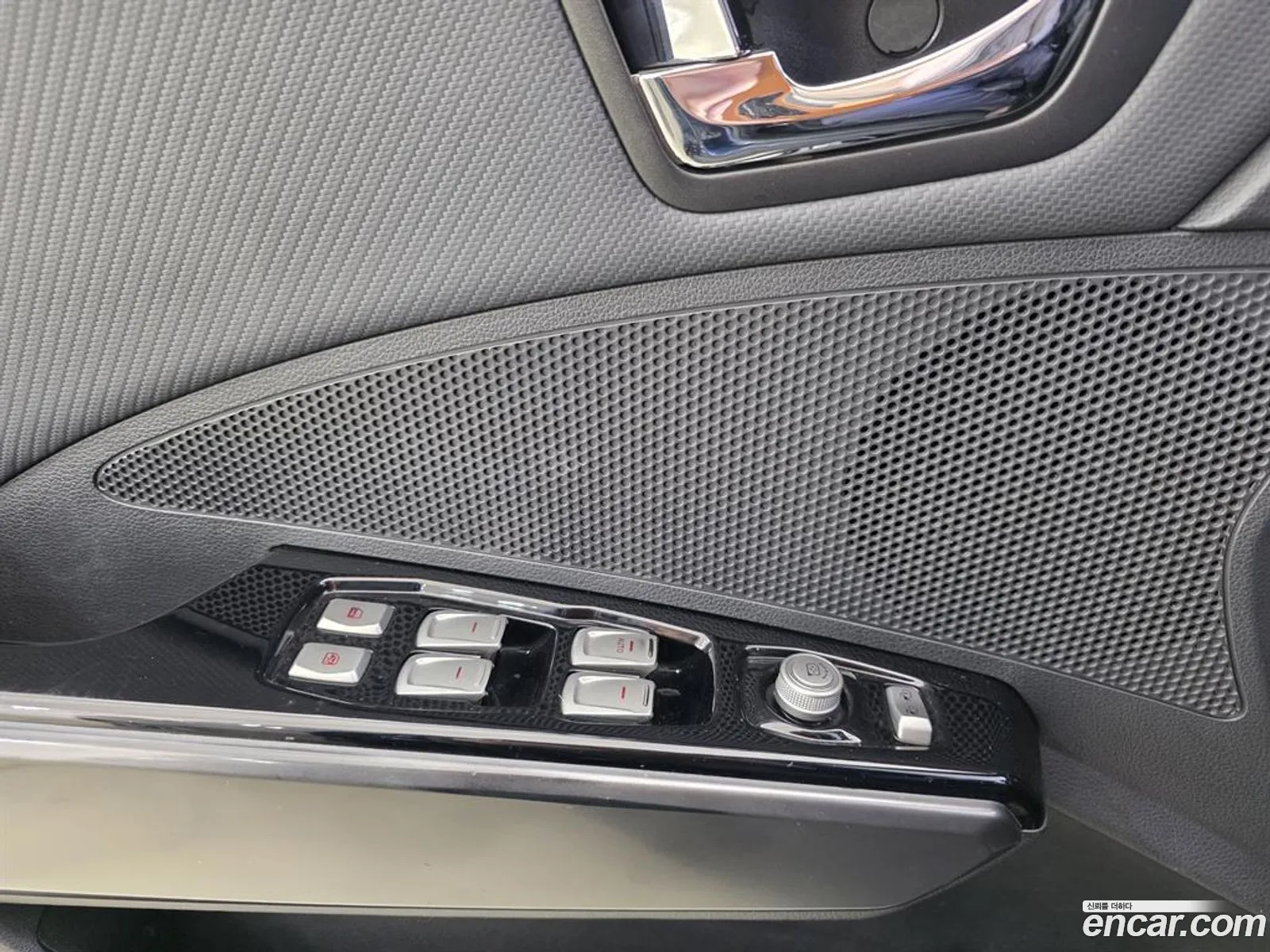 KG Mobility (SsangYong) Tivoli 2017 — 17