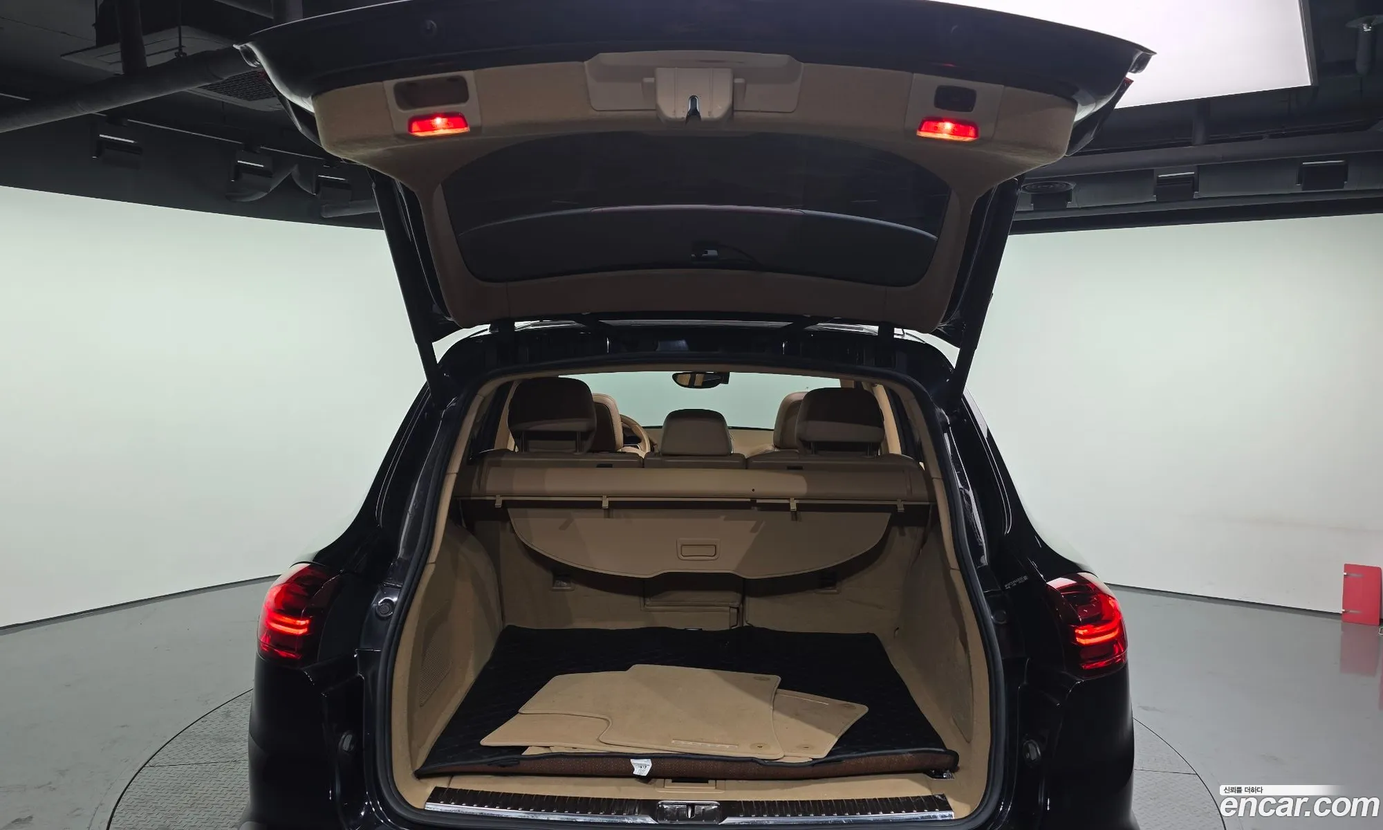 Porsche Cayenne 2017 WP1AF2924HLA30081 — 10