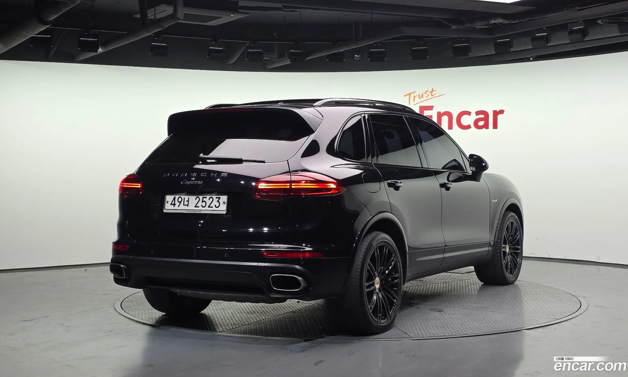 Porsche Cayenne 2017 WP1AF2924HLA30081 — 14