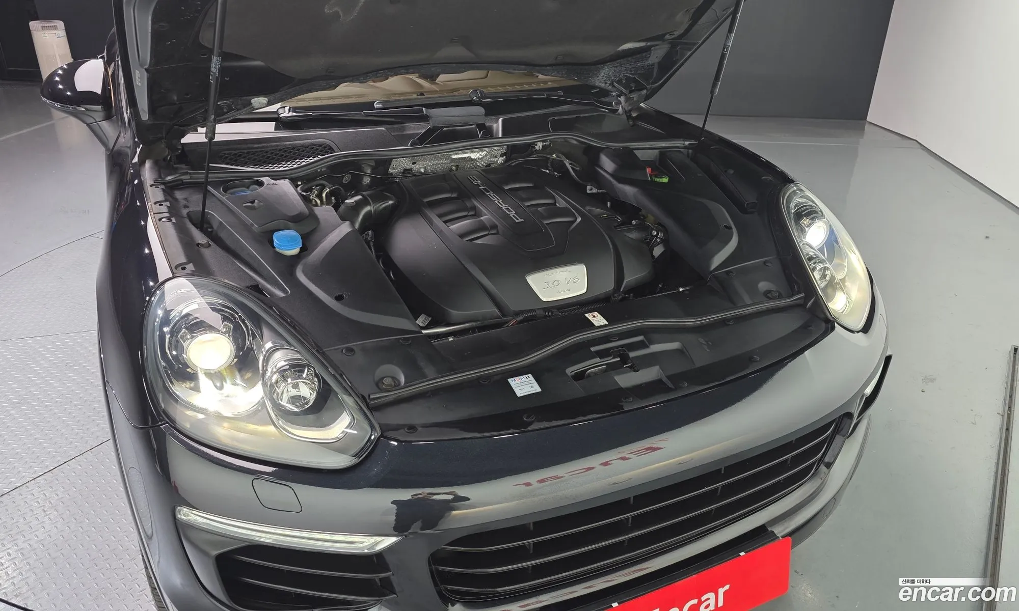Porsche Cayenne 2017 WP1AF2924HLA30081 — 7