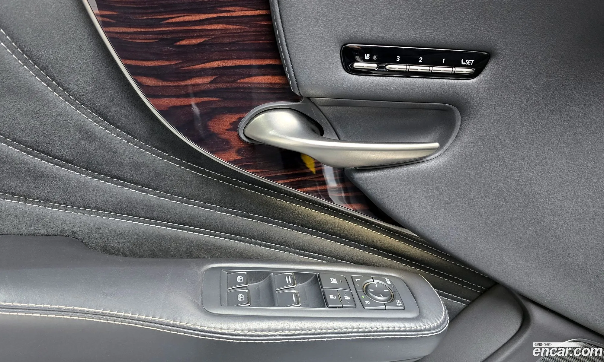Lexus LS500