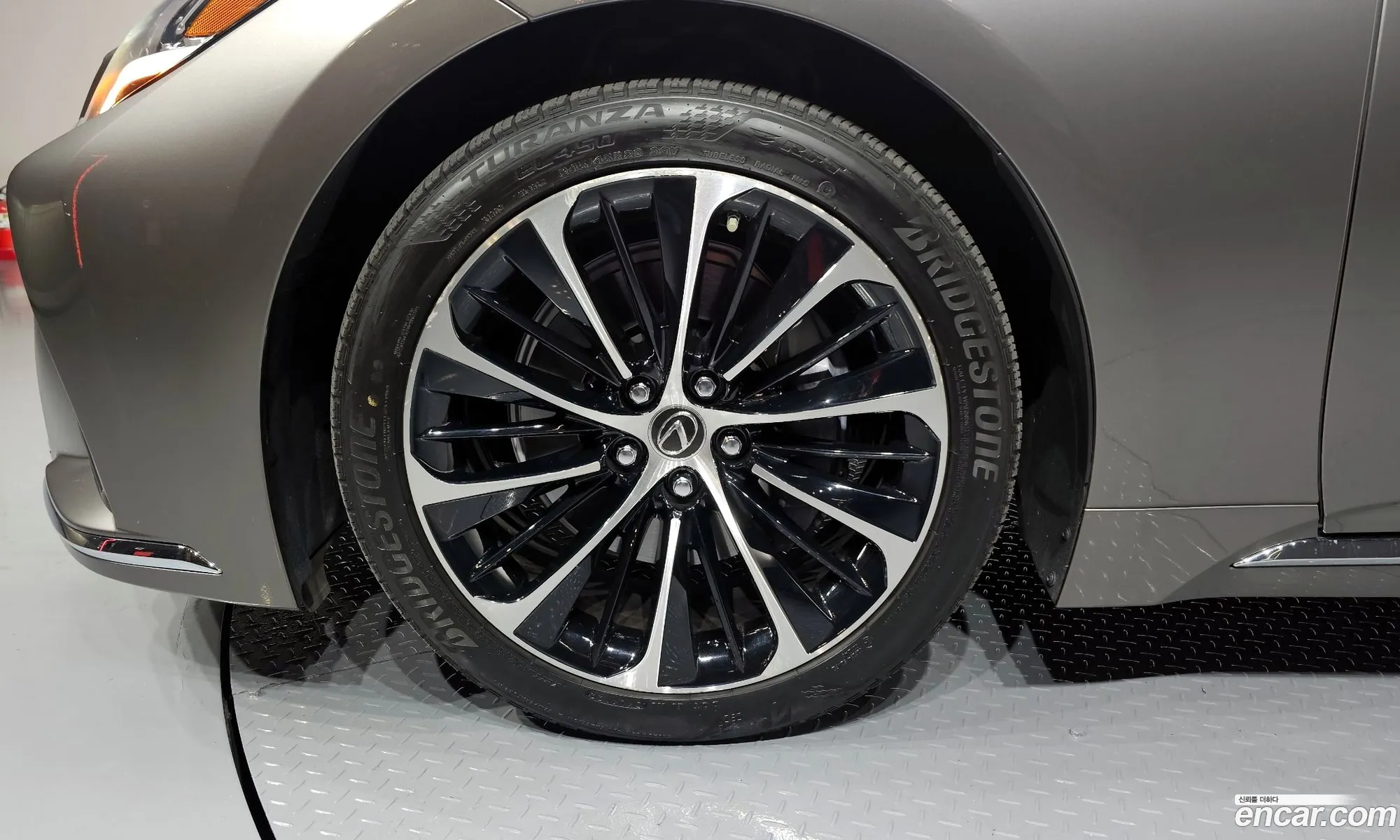 Lexus LS500