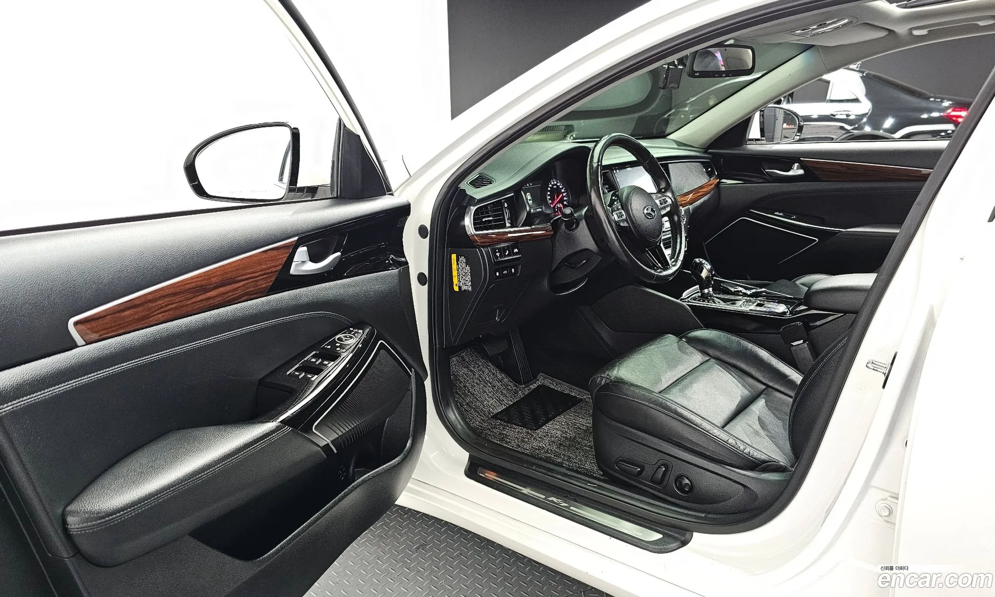 Kia K7 2017 — 2