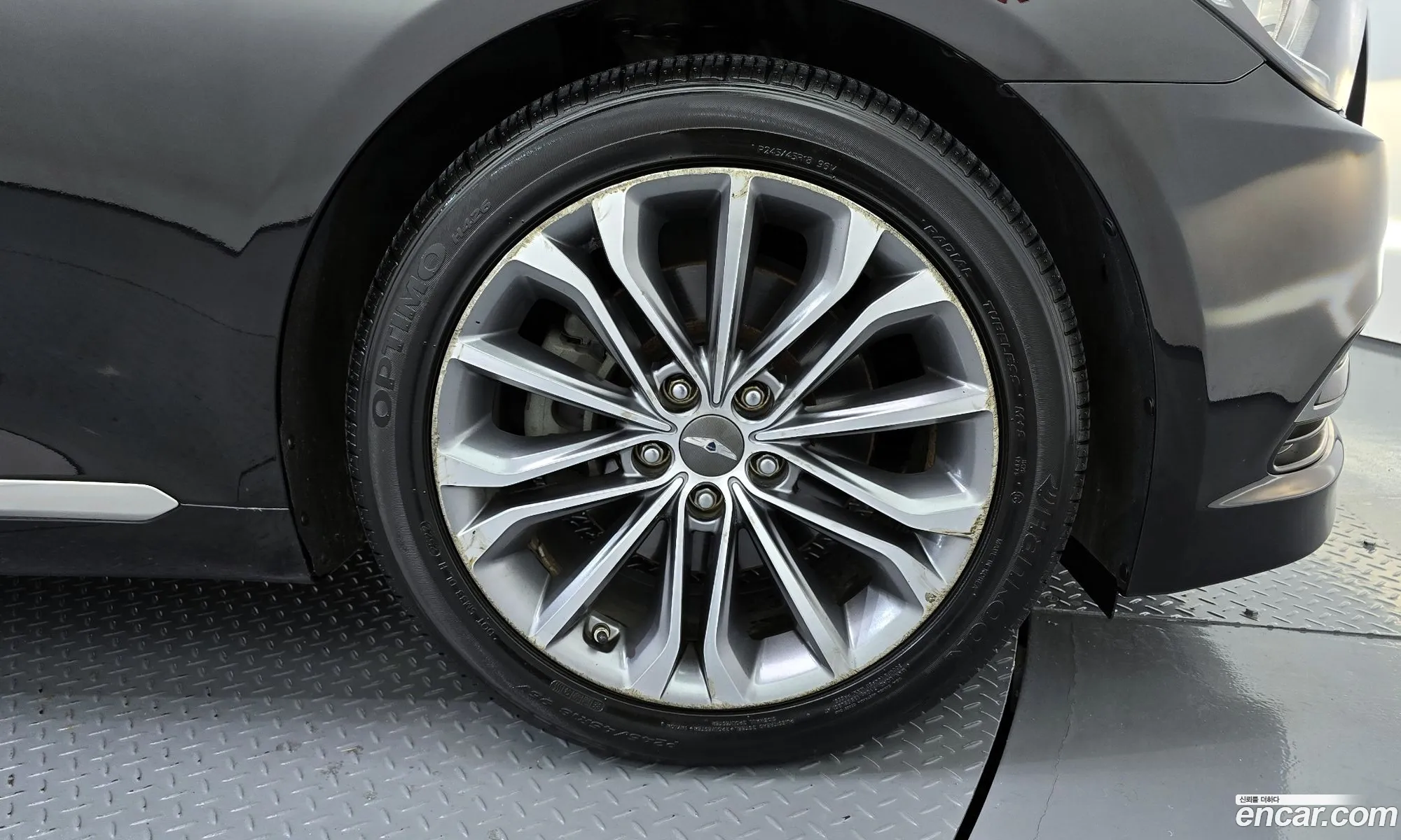 Hyundai Genesis DH 2014 — 17