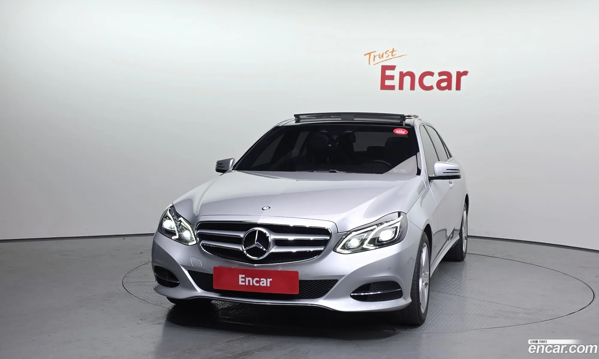 Mercedes-Benz E-Class W212 2014 WDDHF8CB6EA990253 — 12