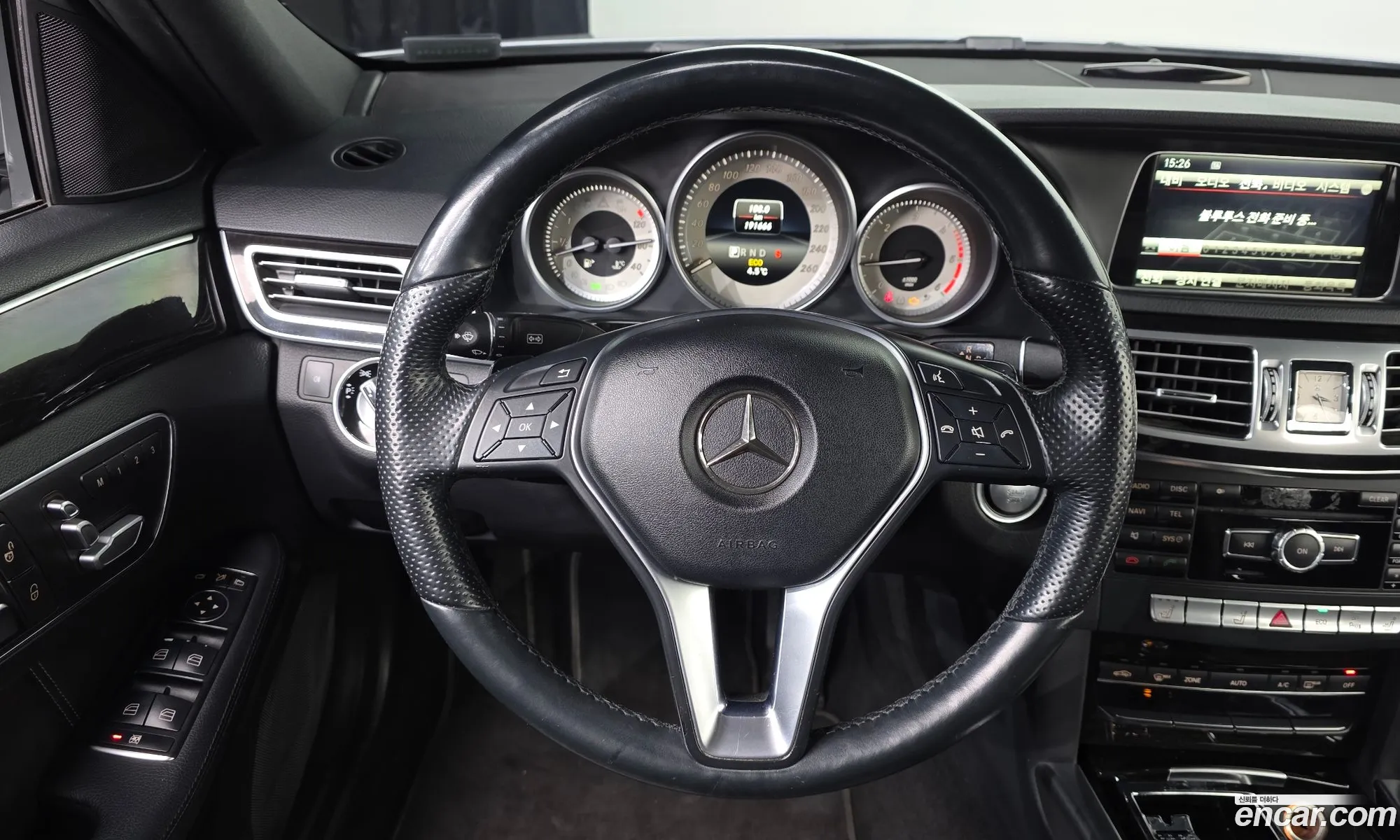 Mercedes-Benz E-Class W212 2014 WDDHF8CB6EA990253 — 5