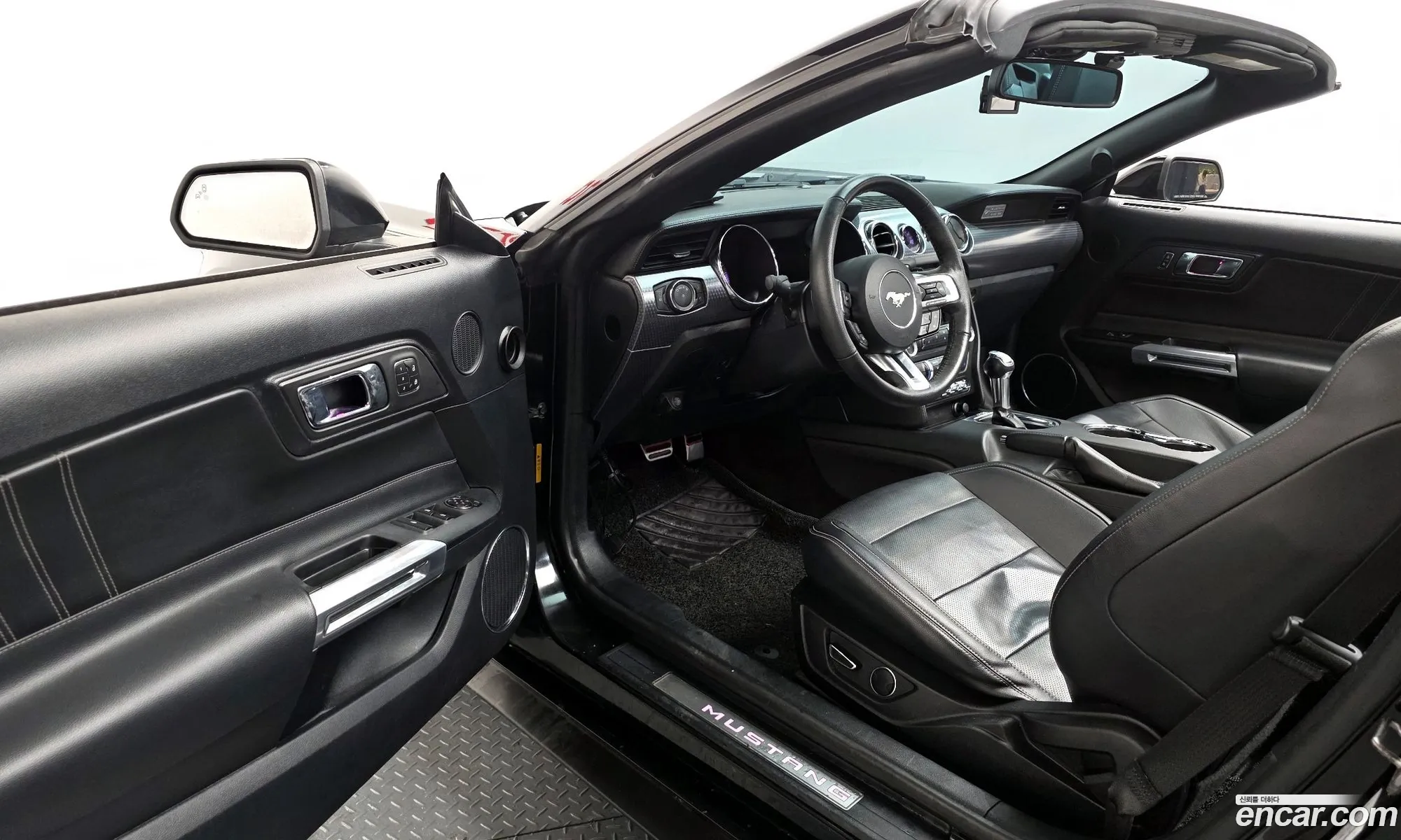 Ford Mustang 2015 1FATP8UH6F5373245 — 4