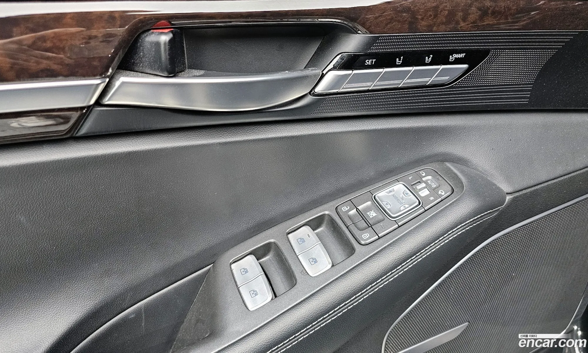 Genesis EQ900 2018 — 15