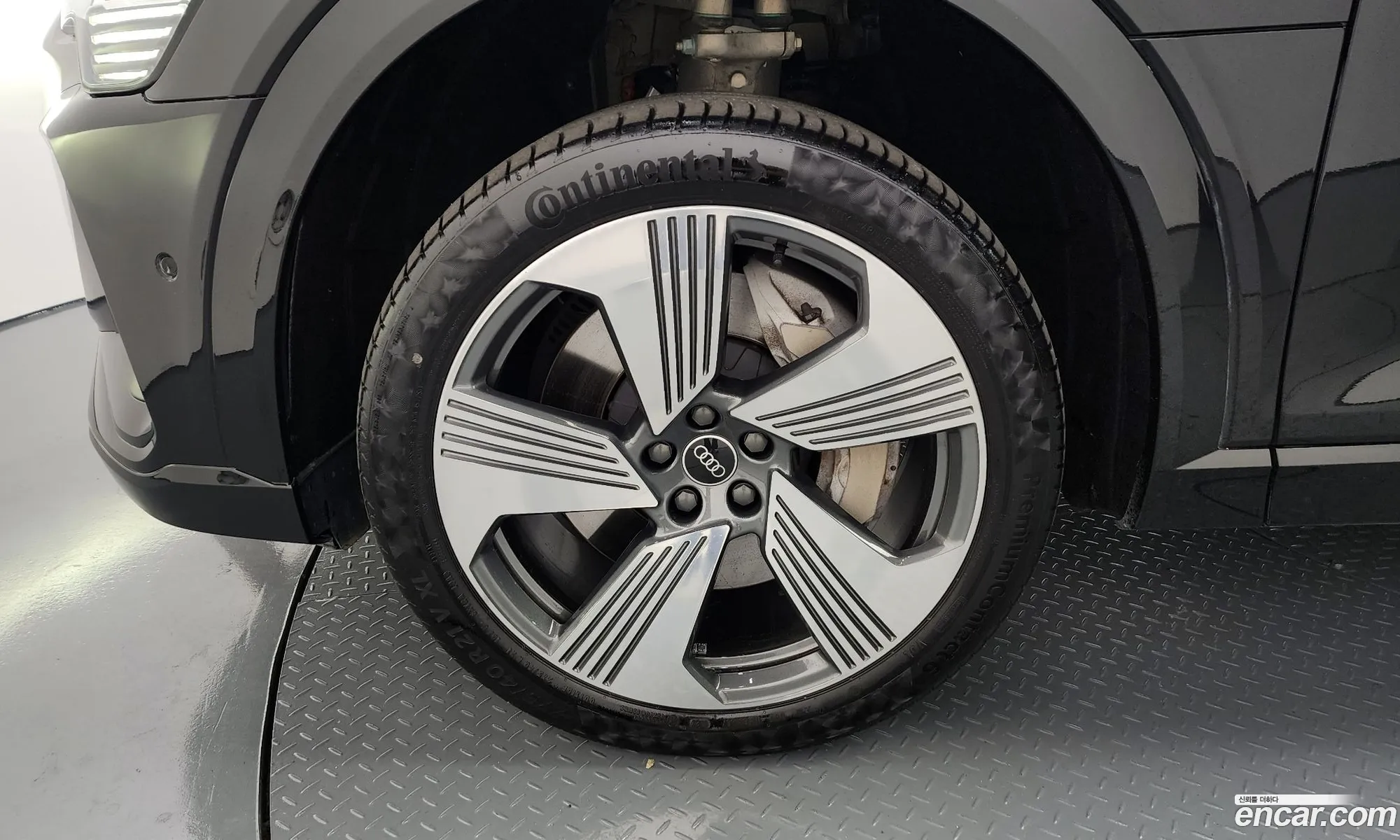 Audi e-tron 2021 WAUZZZGE0NB004156 — 3