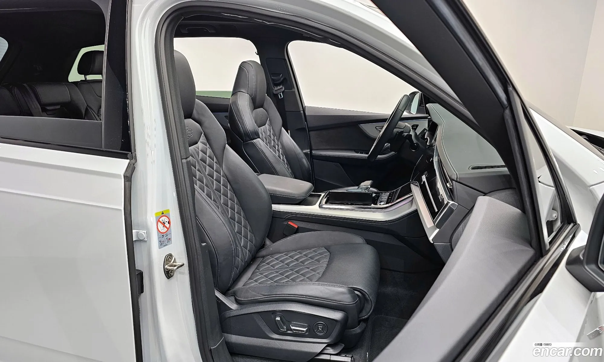 Audi Q7 2022 WAUZZZ4M8ND022663 — 19