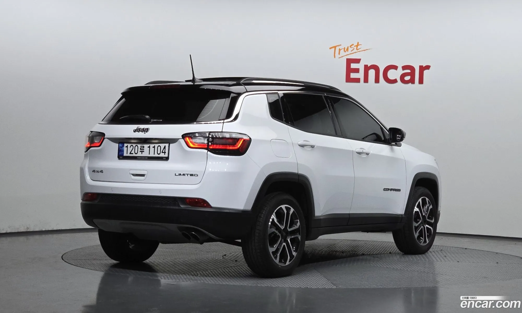 Jeep Compass 2022 3C4NJDCB0NT173924 — 11
