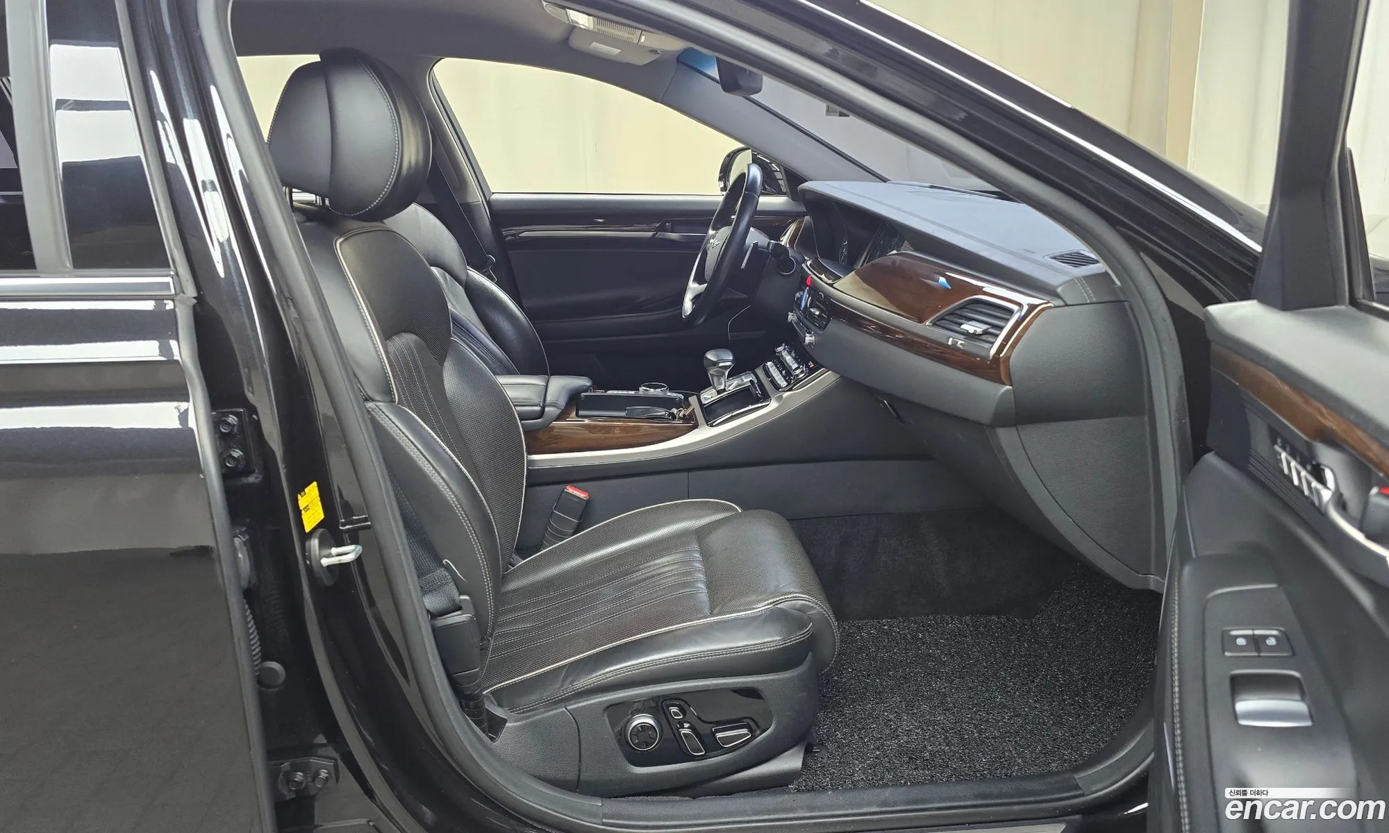 Genesis EQ900 2017 — 17