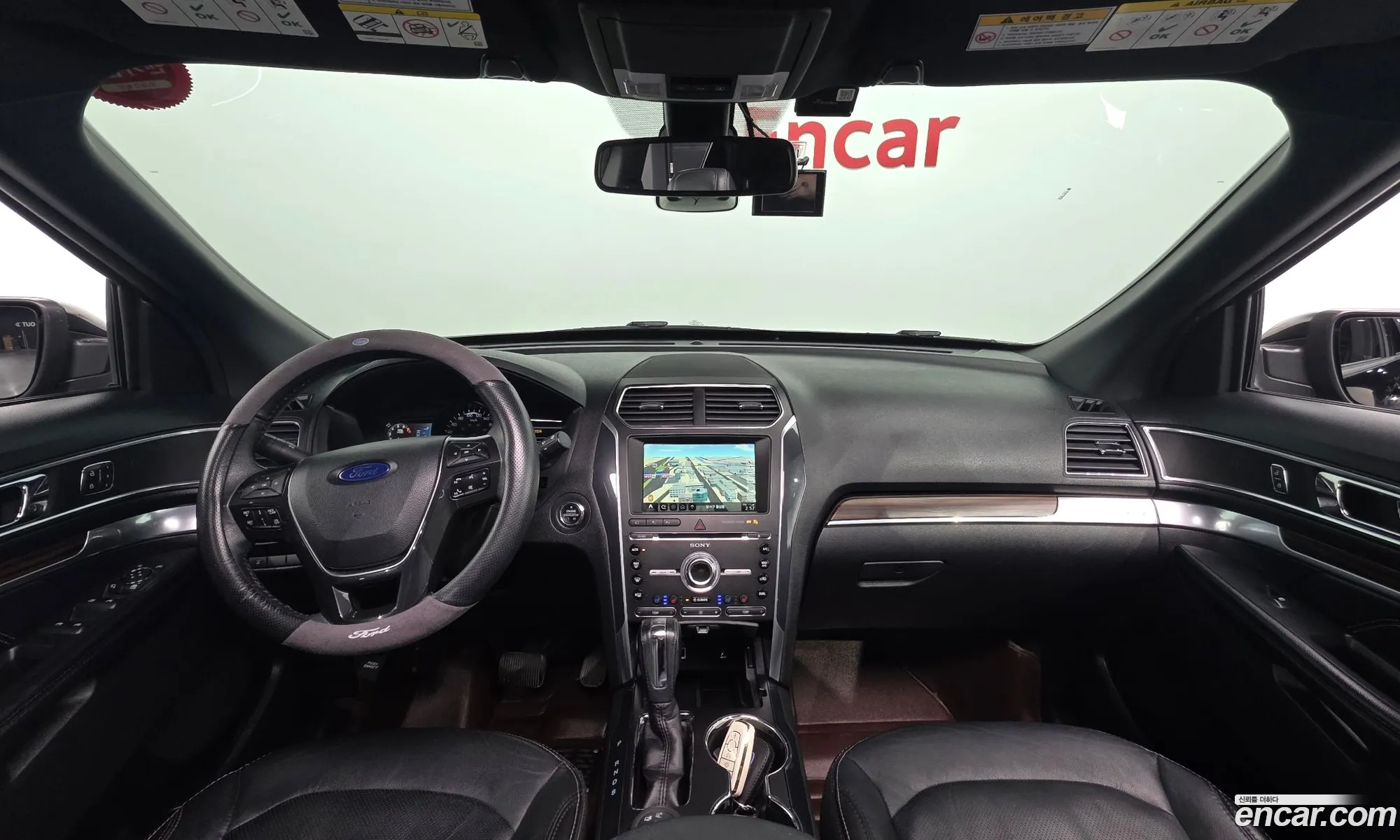 Ford Explorer 2018 1FM5K8FH8JGB22962 — 4