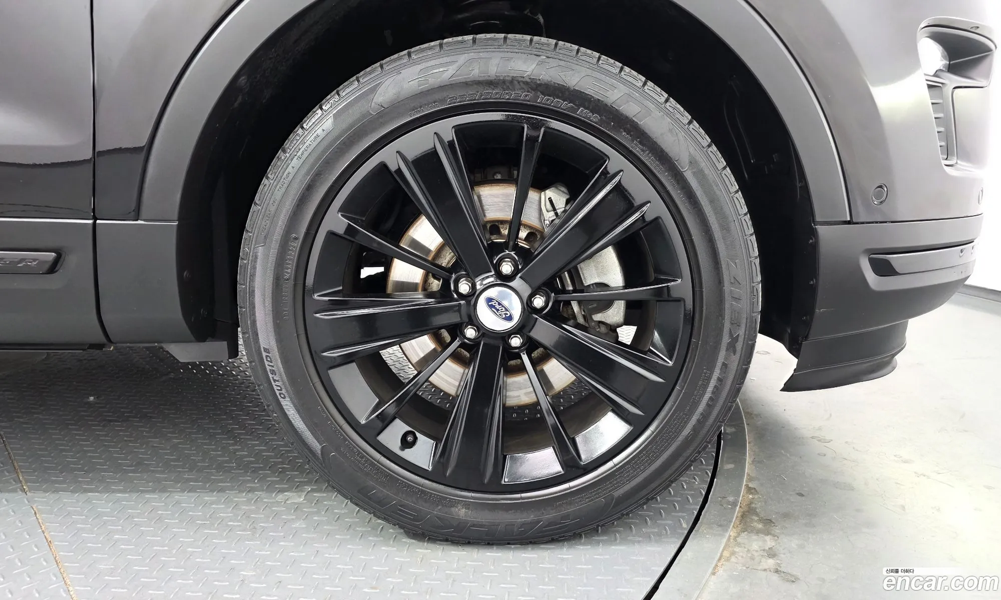 Ford Explorer 2018 1FM5K8FH8JGB22962 — 3