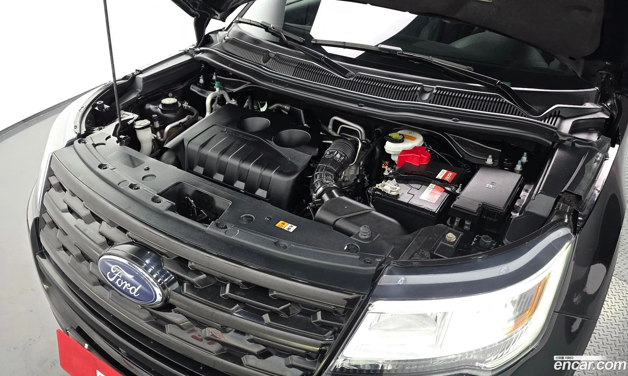 Ford Explorer 2018 1FM5K8FH8JGB22962 — 18
